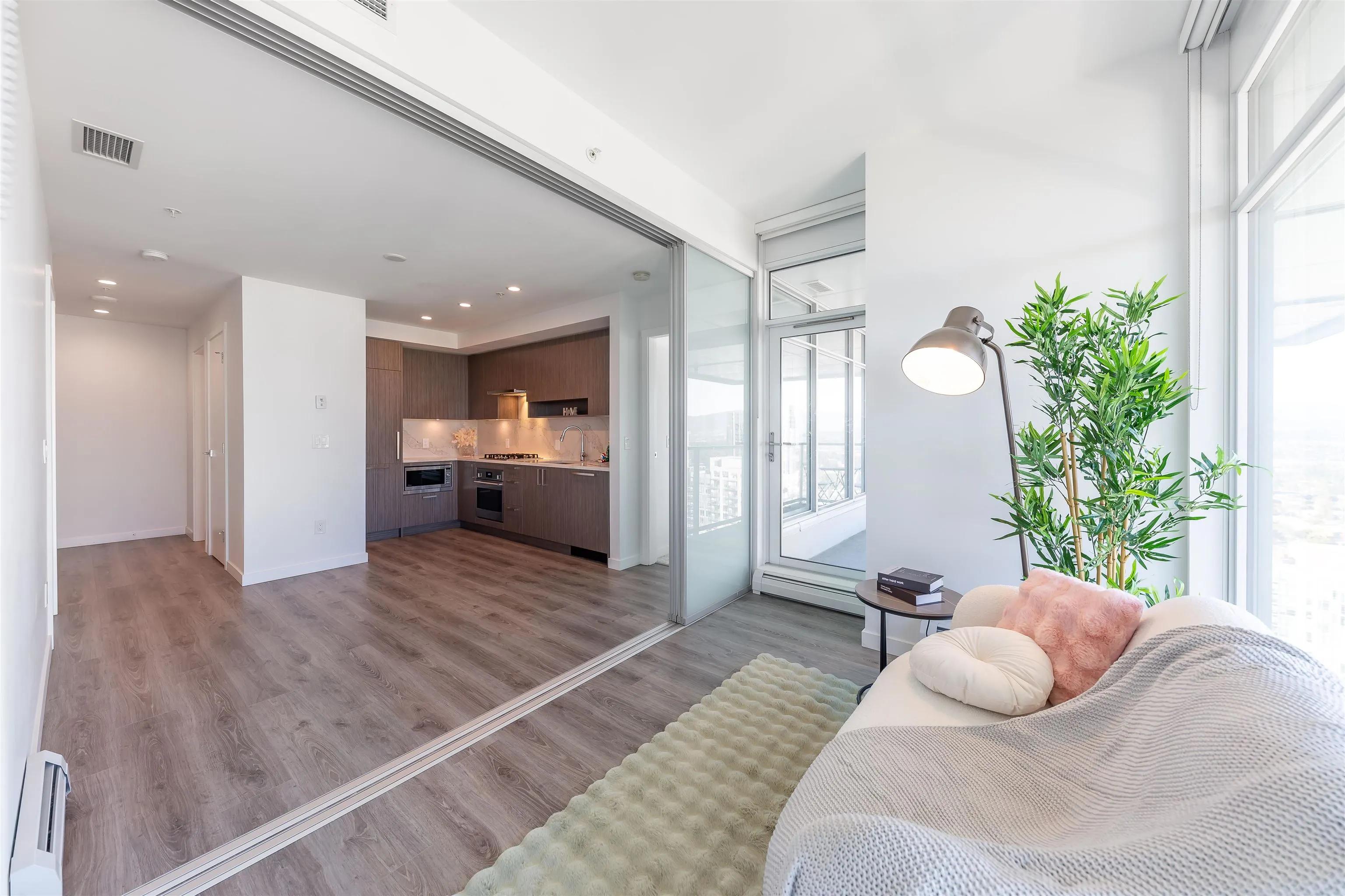 3305 13350 Central Avenue