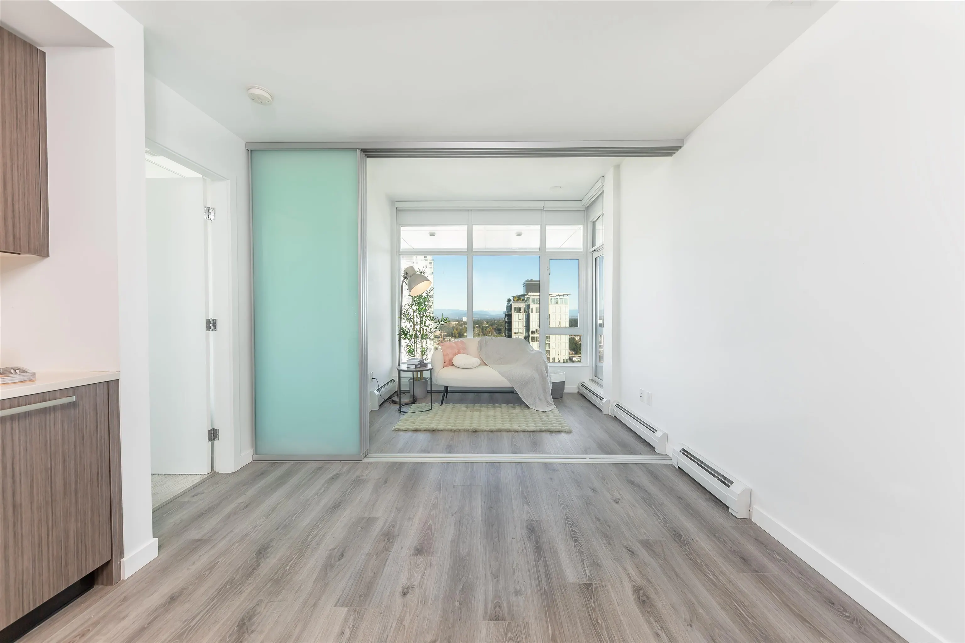 3305 13350 Central Avenue