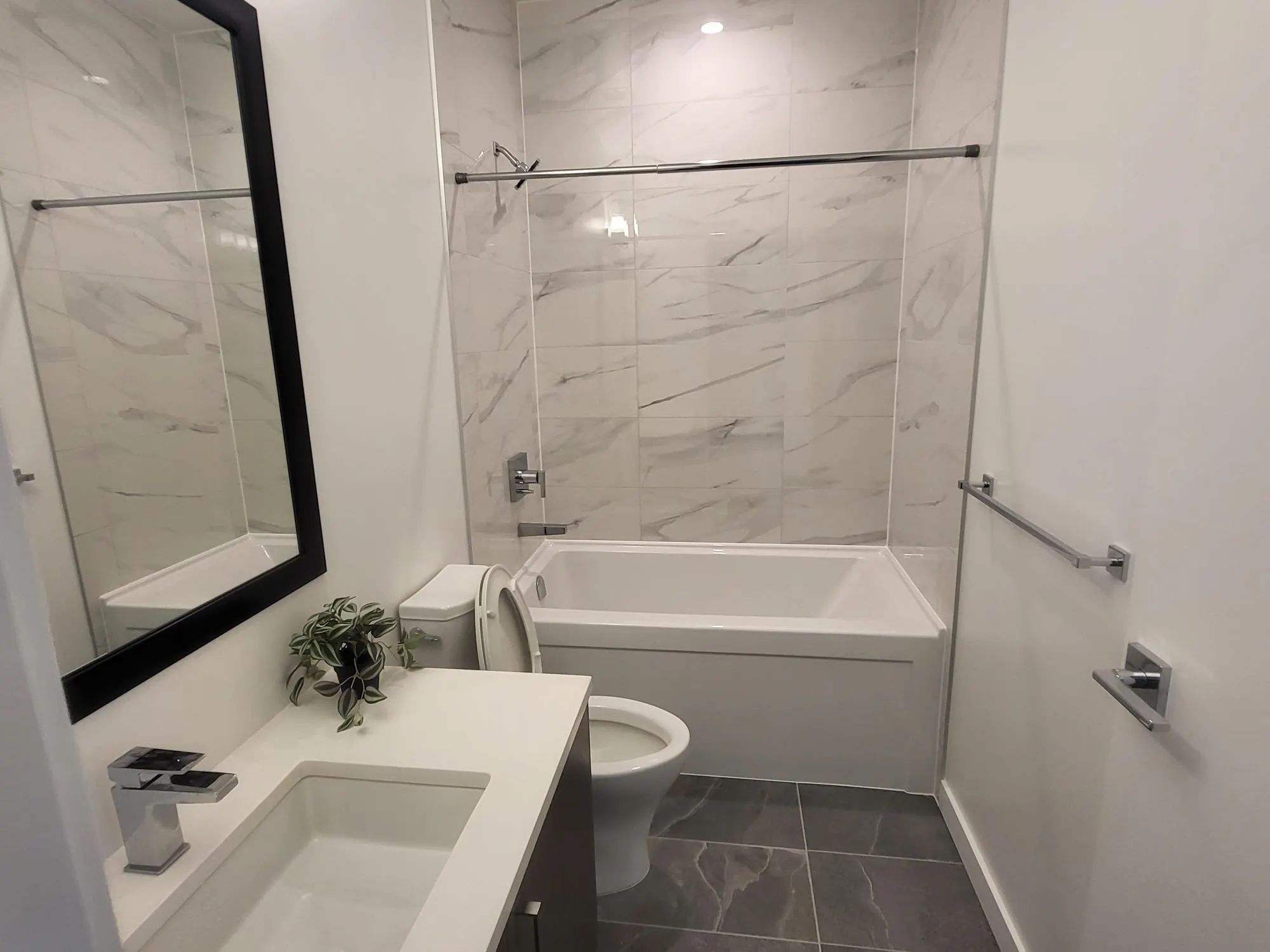 3305 13350 Central Avenue