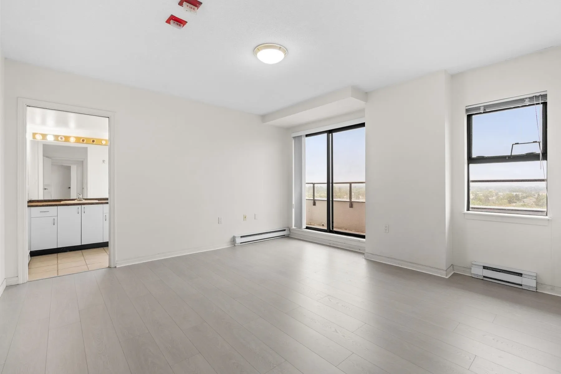 1605 6611 Cooney Road