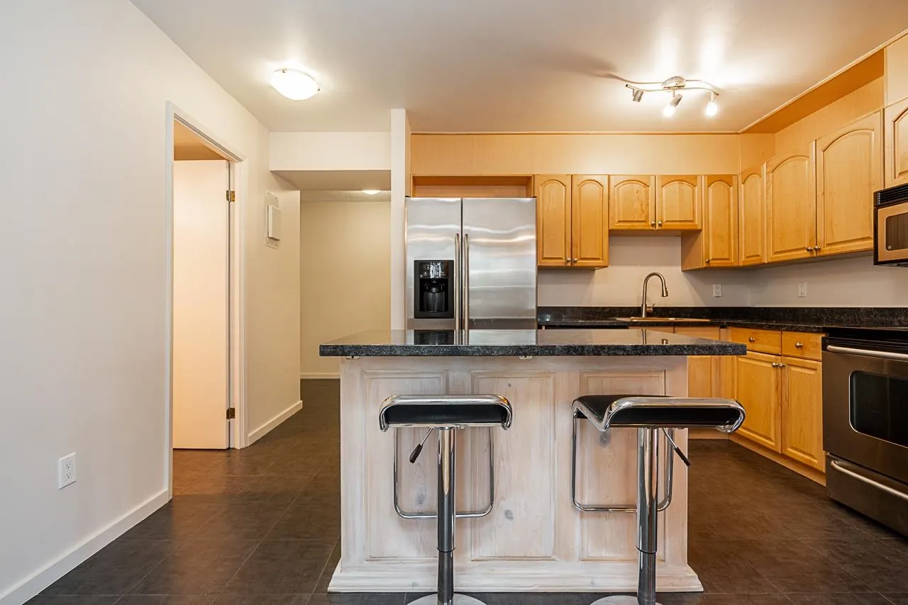 406 3755 Bartlett Court