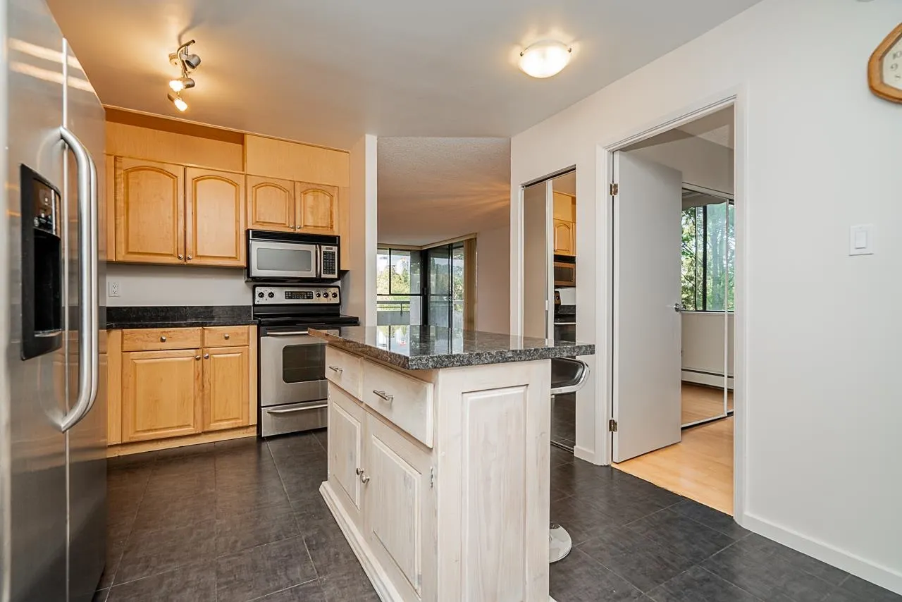 406 3755 Bartlett Court