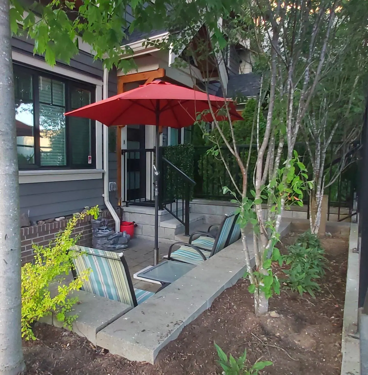 901 E Broadway Street