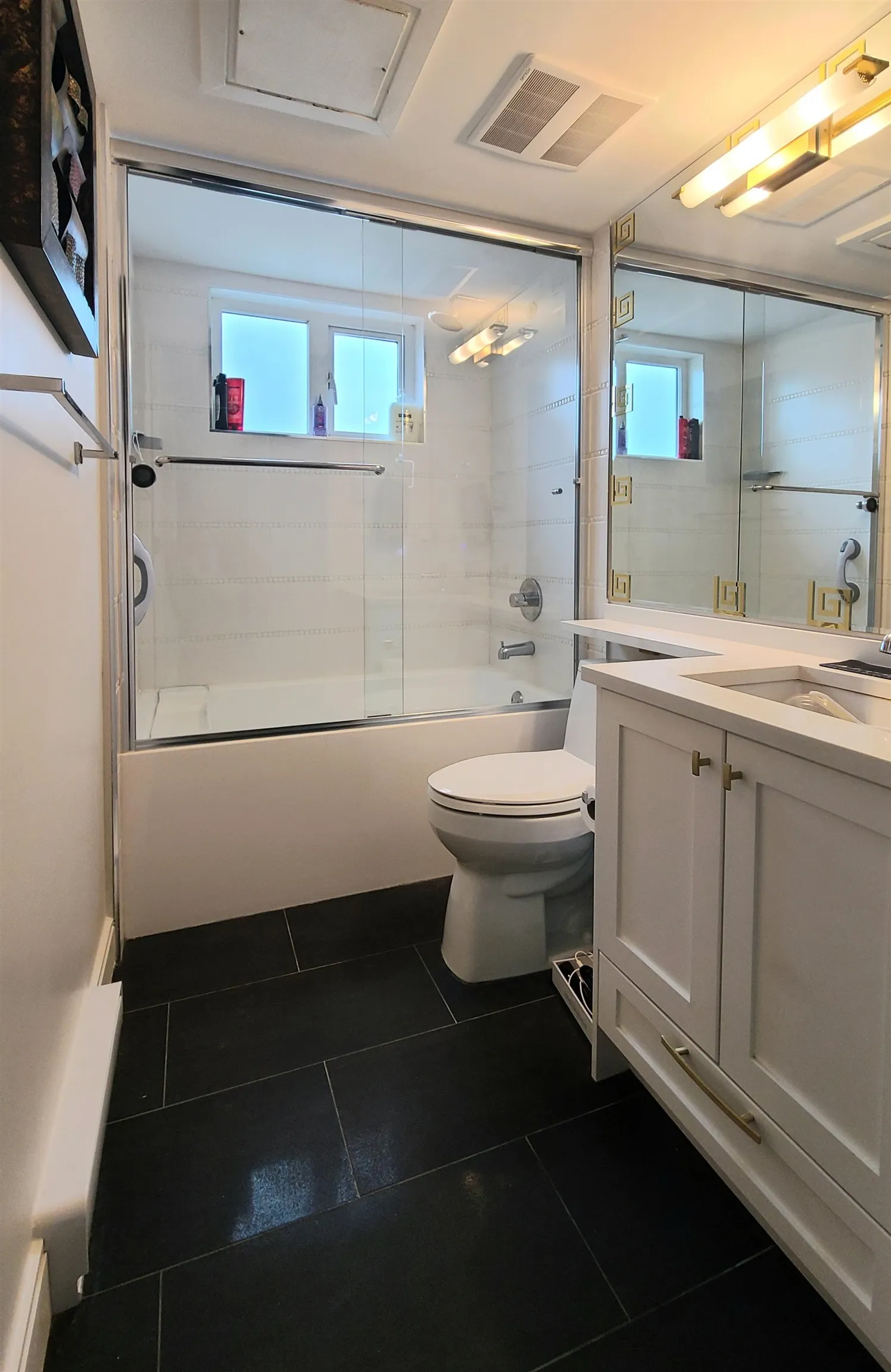 901 E Broadway Street