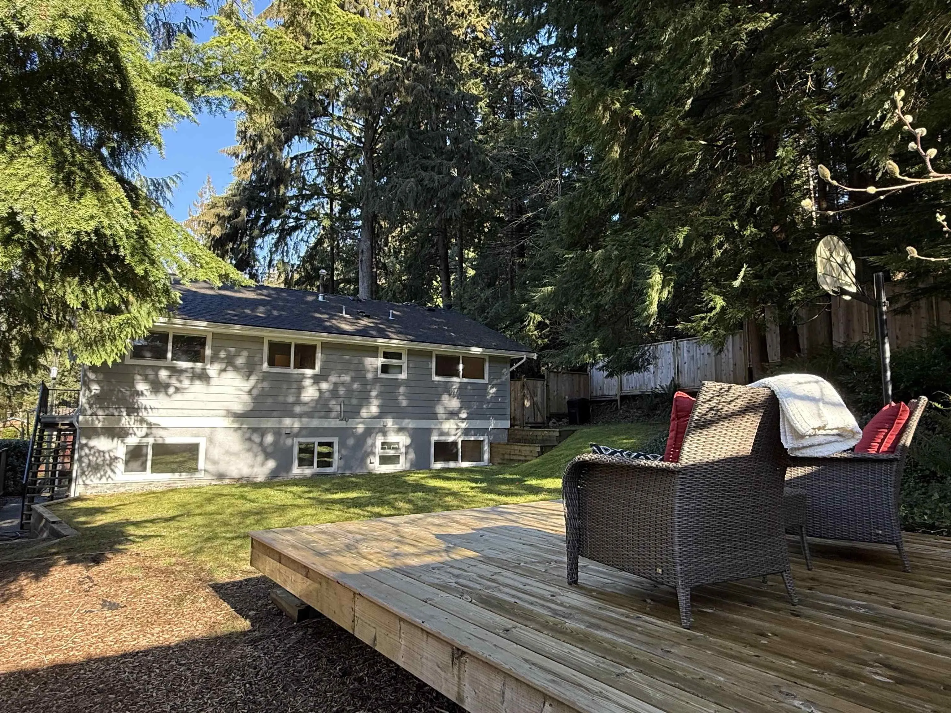 4593 Cliffmont Road