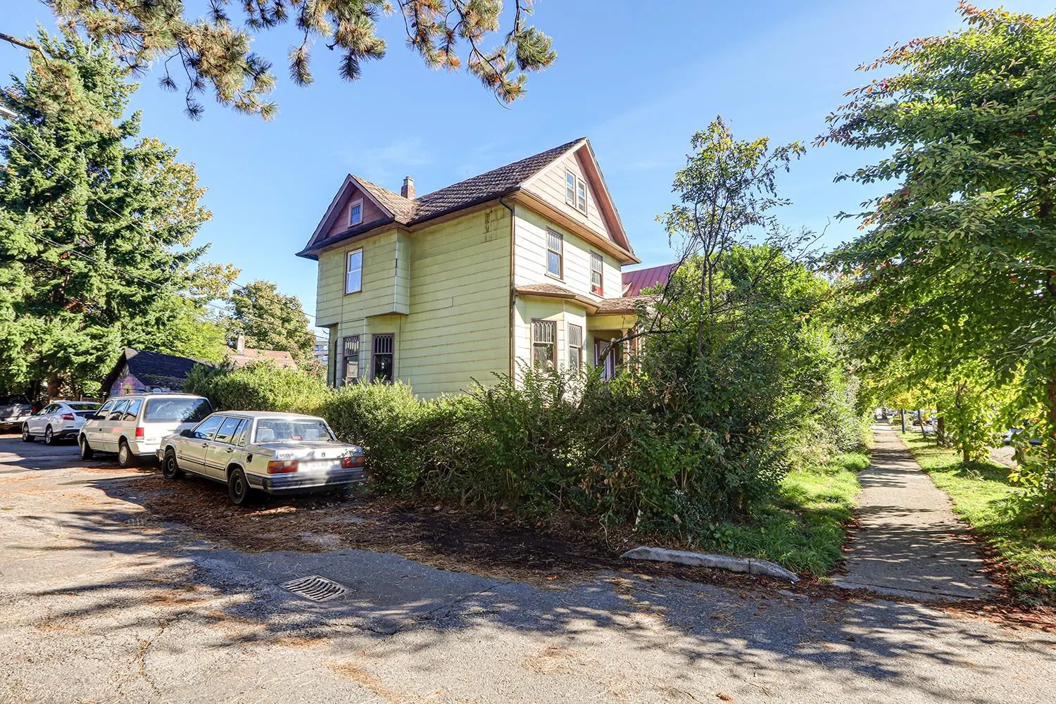 333 E13th Avenue