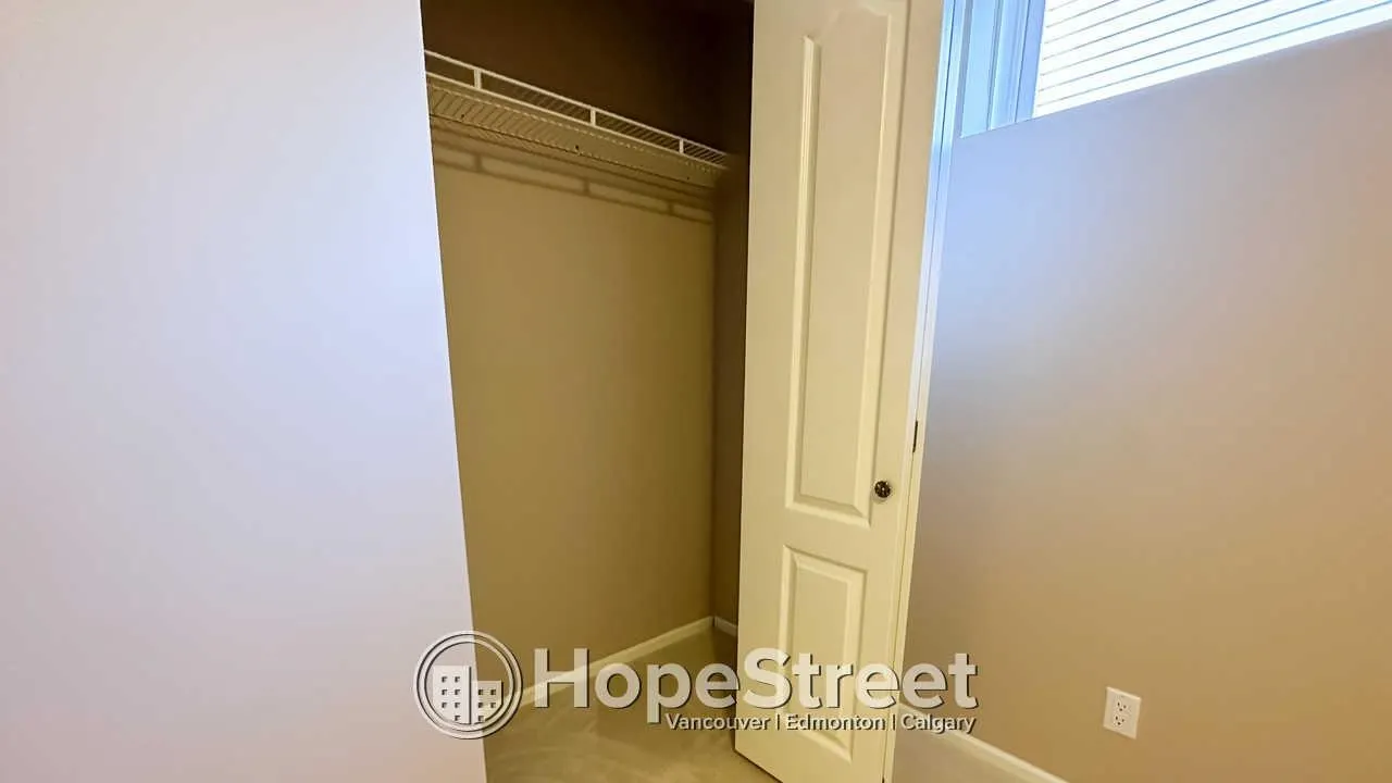 88 Ravine Dr