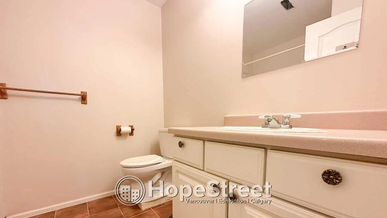 88 Ravine Dr