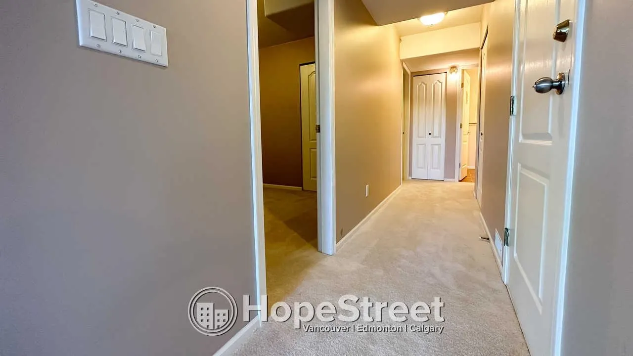 88 Ravine Dr