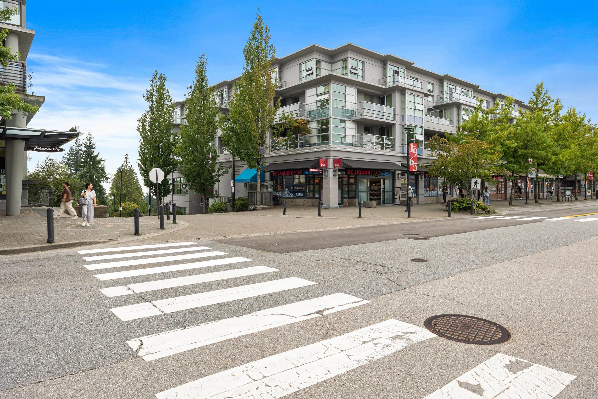 310 9339 University Crescent