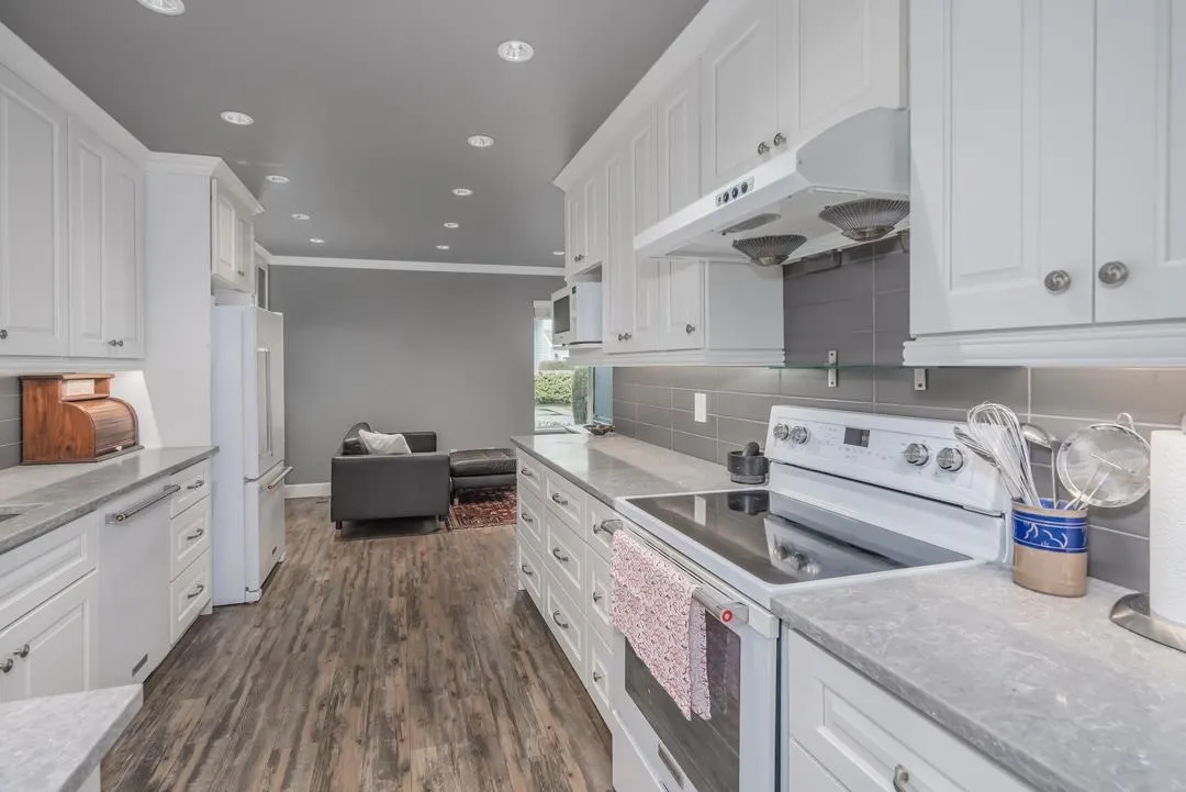 31 12331 Phoenix Drive