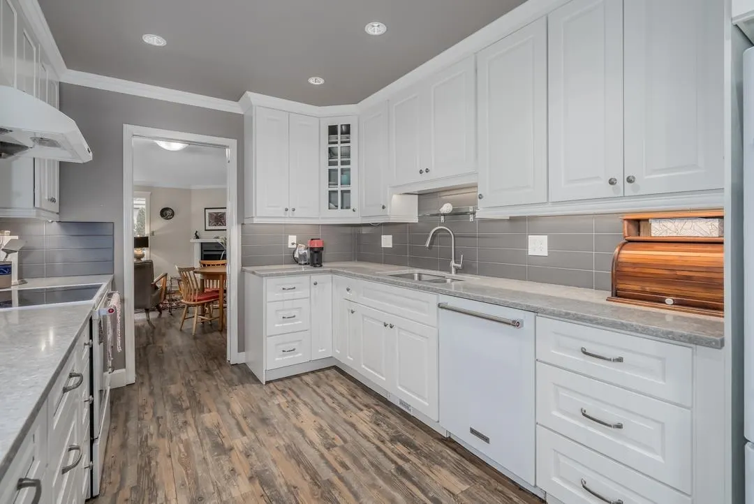 31 12331 Phoenix Drive