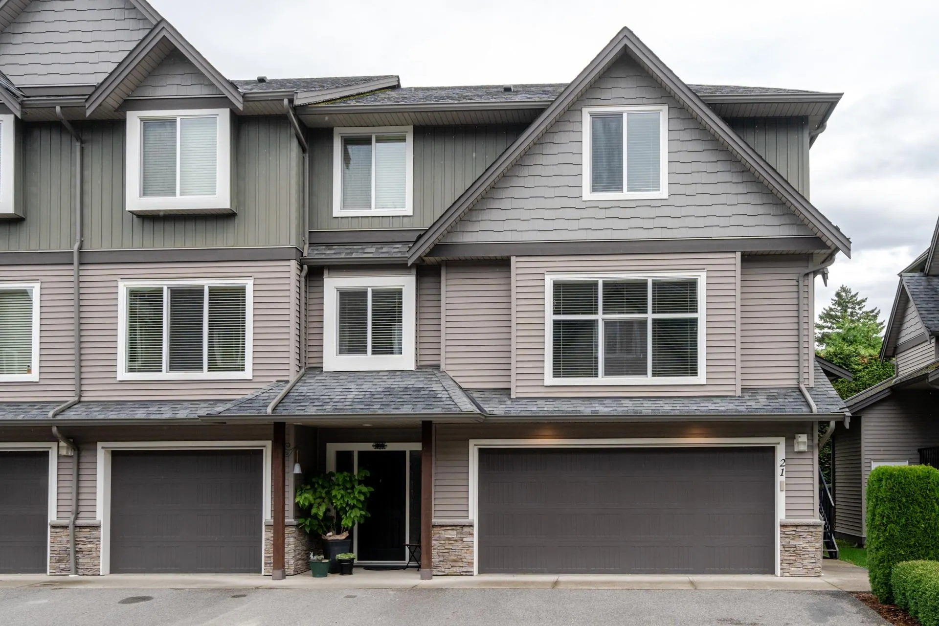 21 1609 Agassiz-Rosedale Highway No 9 Highway