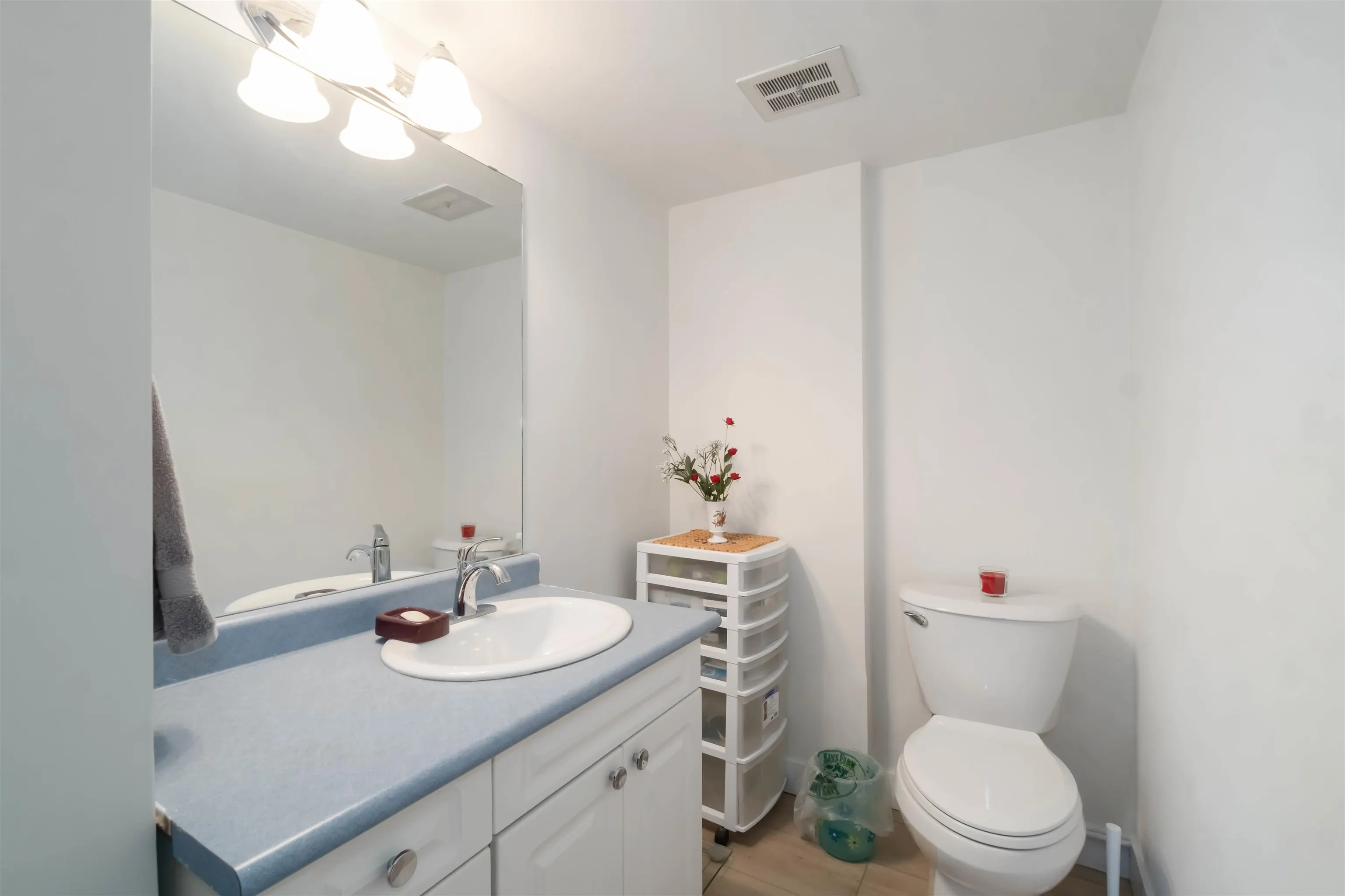 1201 3755 Bartlett Court