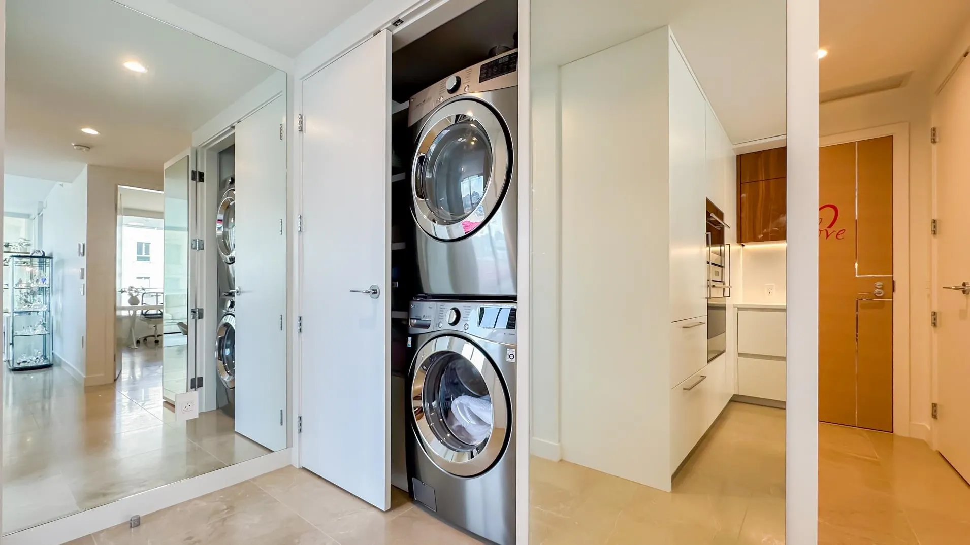 2301 885 Cambie Street