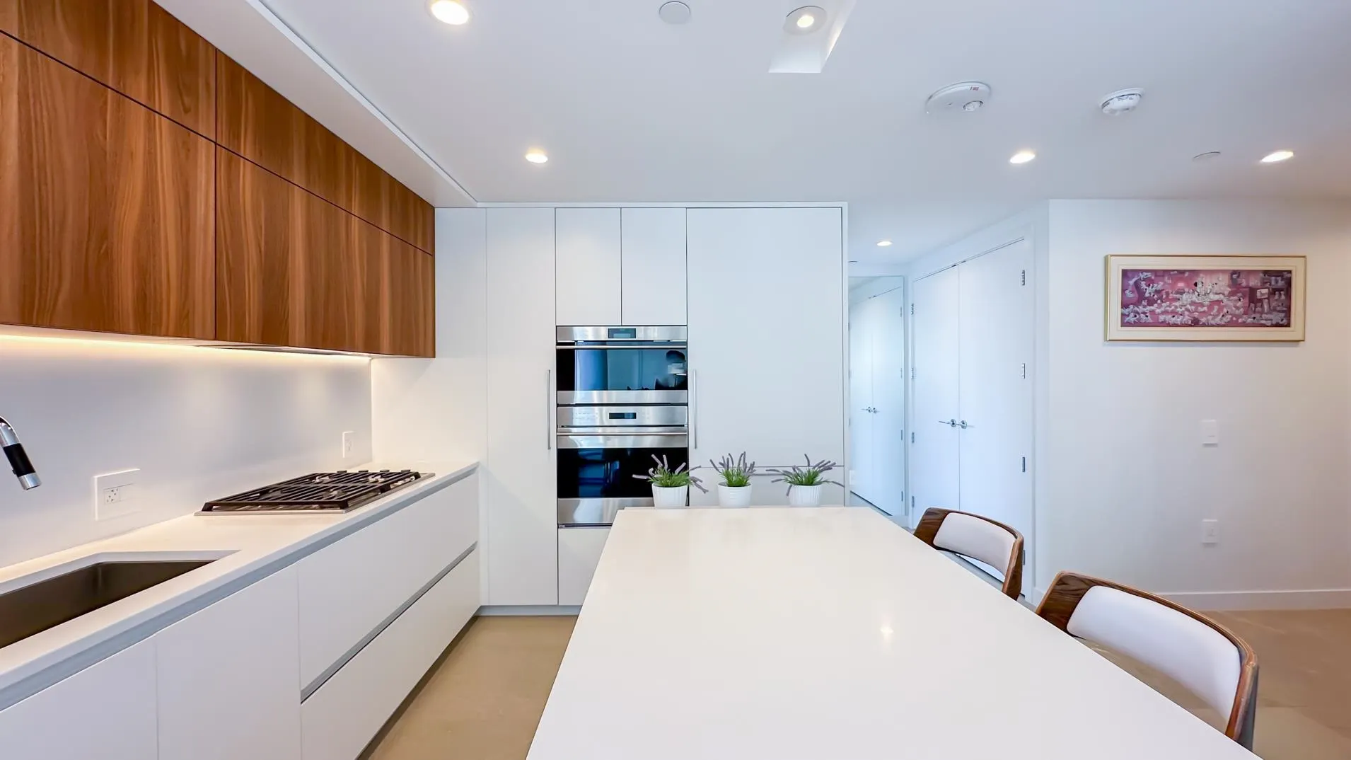 2301 885 Cambie Street