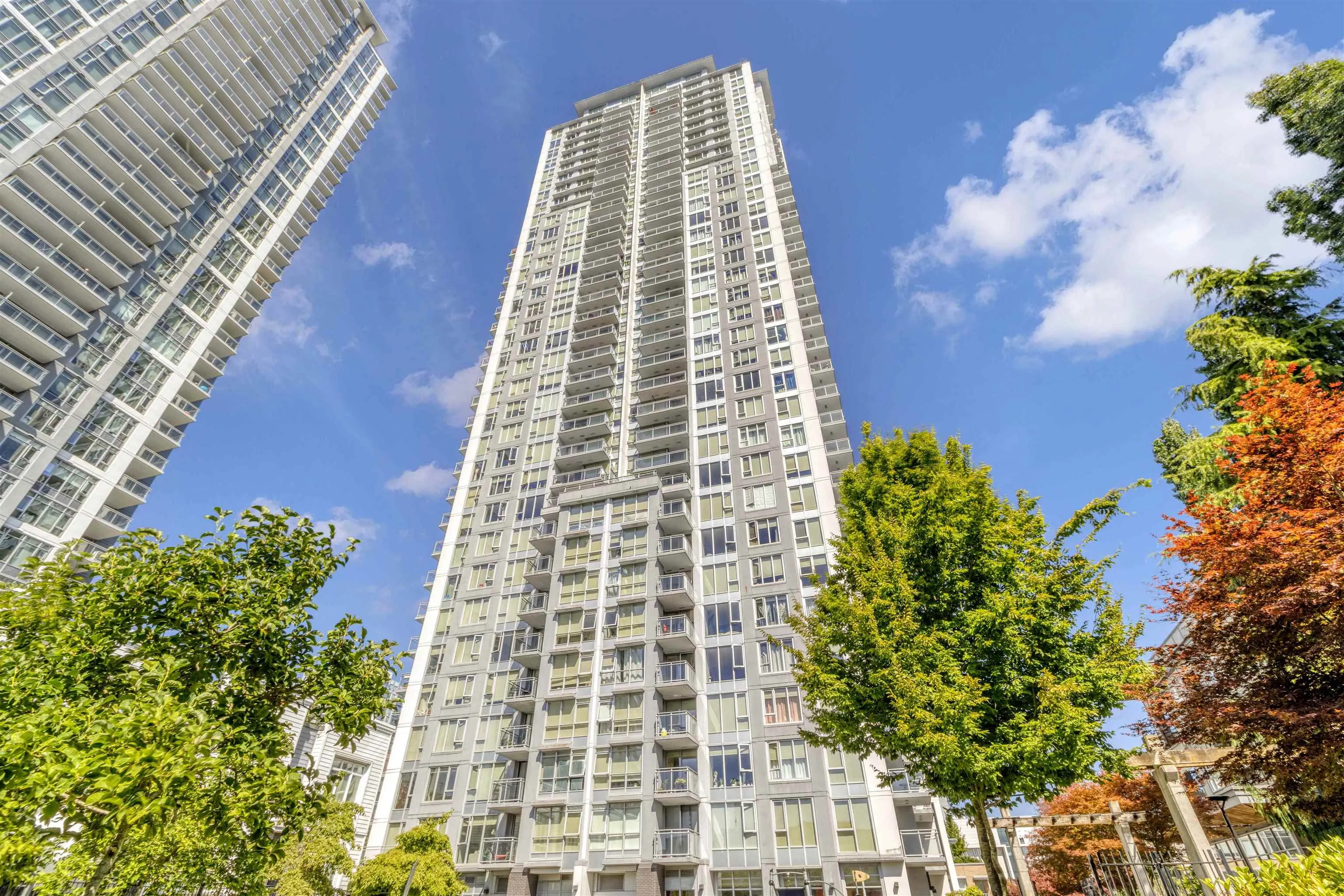 2703 13325 102a Avenue