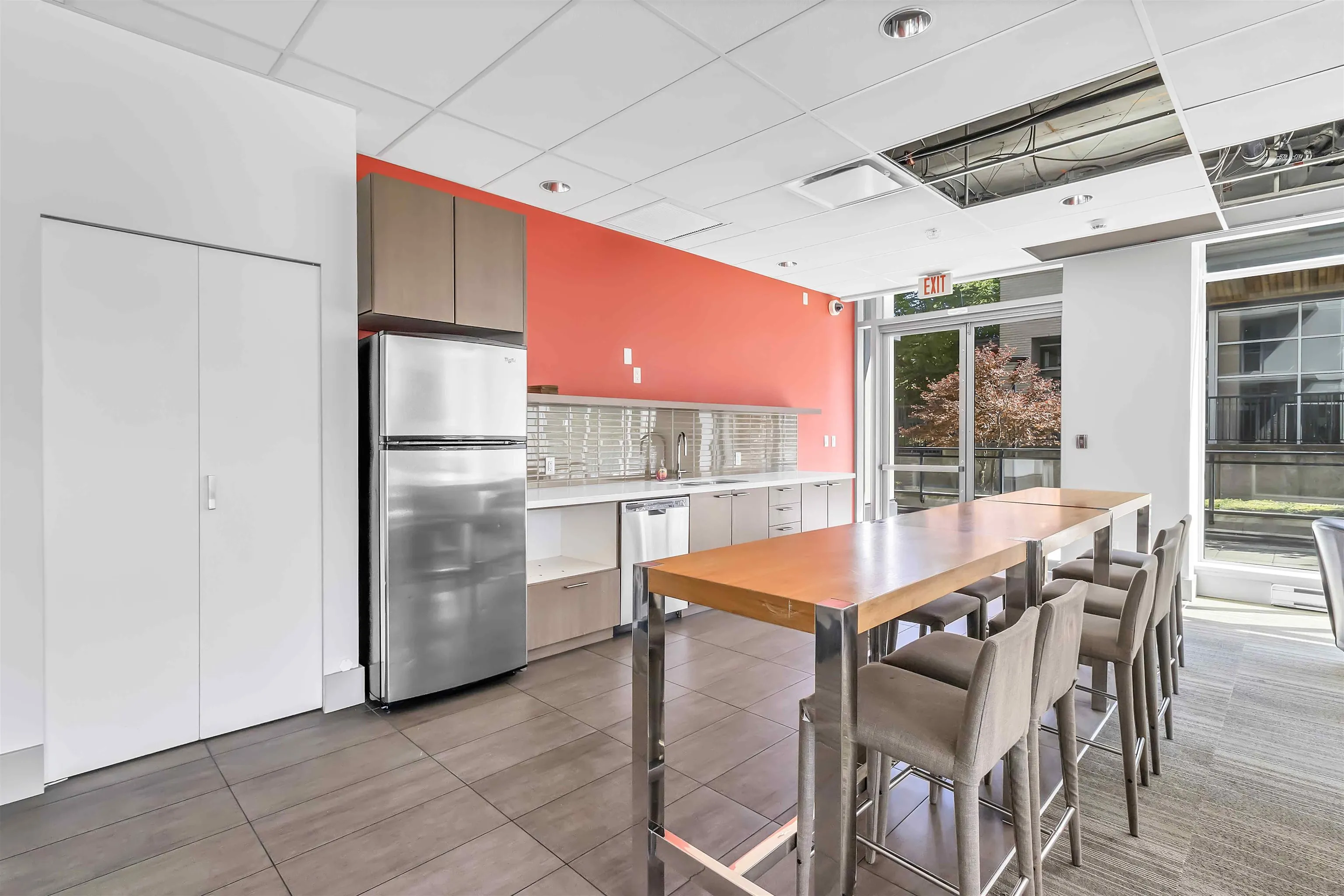 2703 13325 102a Avenue