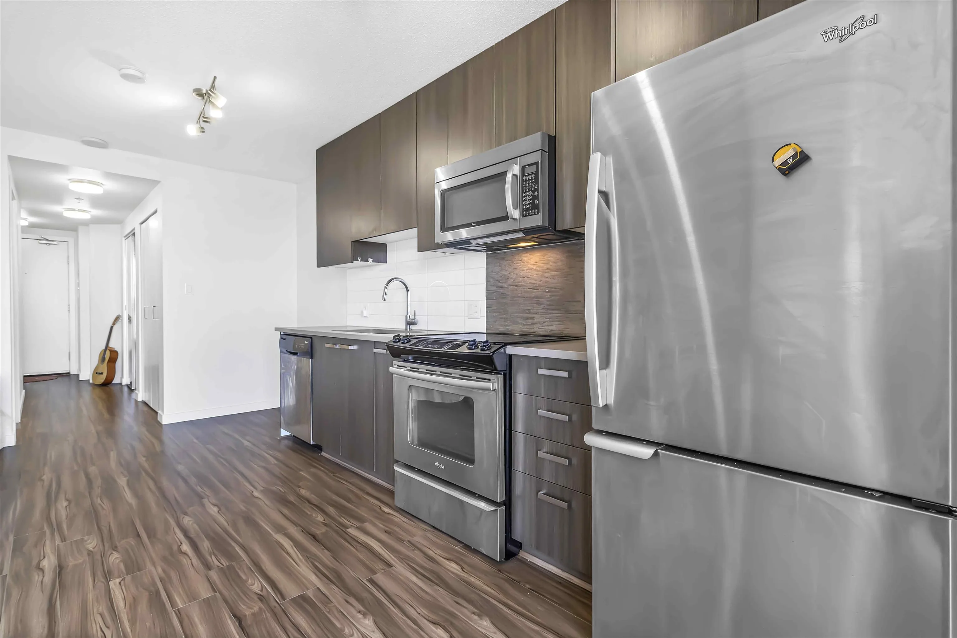 2703 13325 102a Avenue
