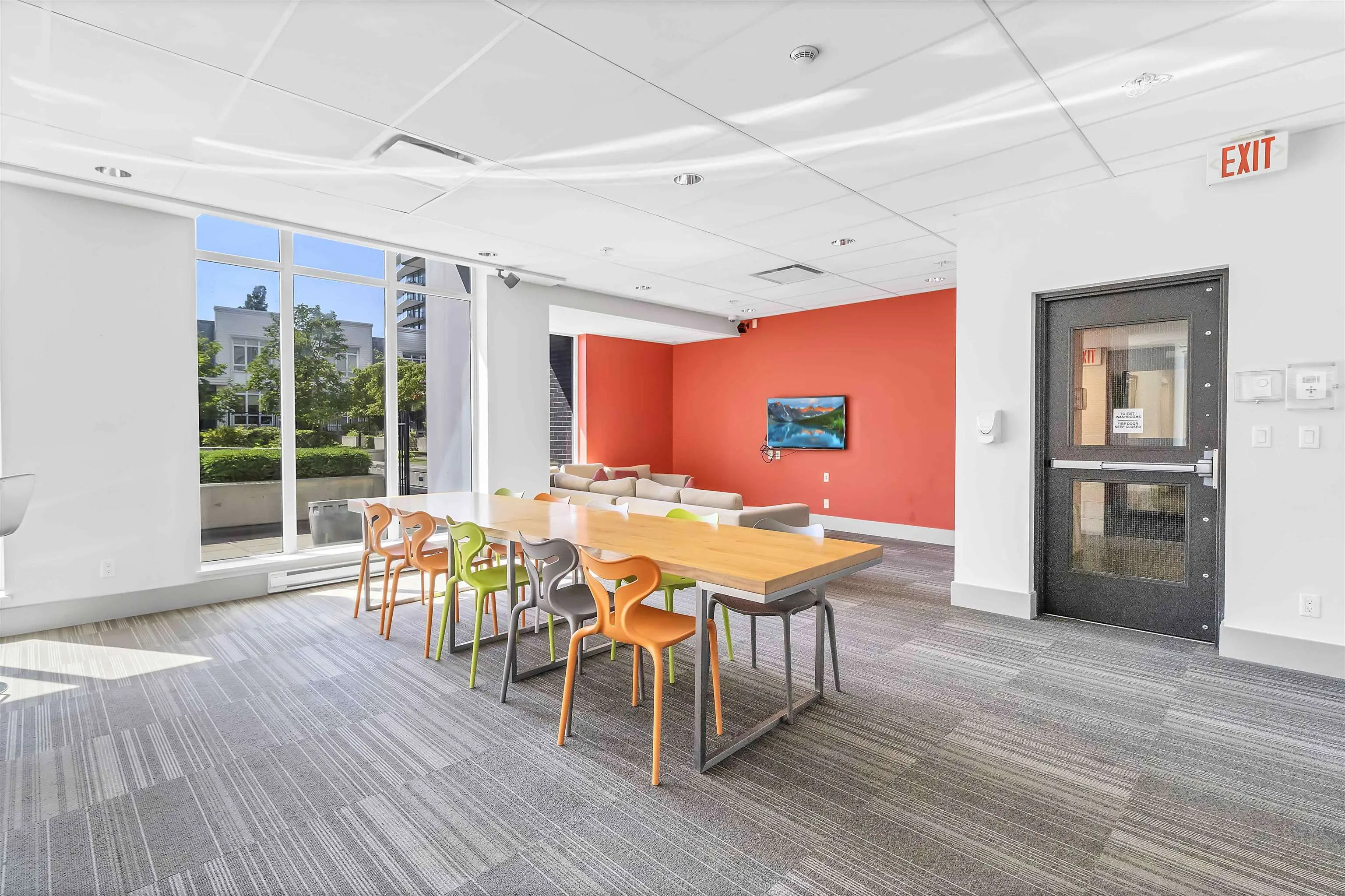 2703 13325 102a Avenue