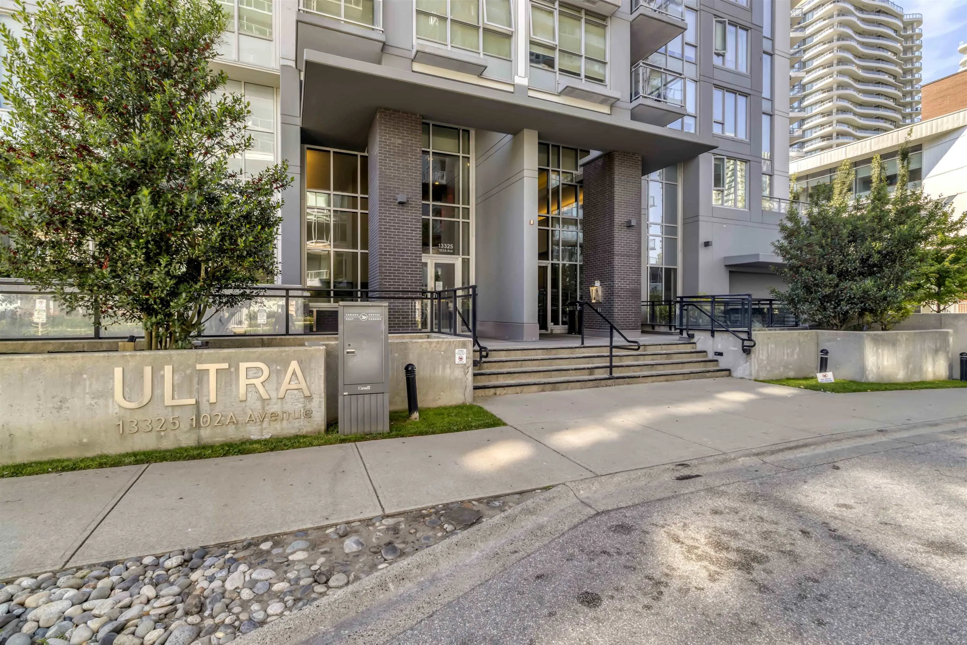 2703 13325 102a Avenue