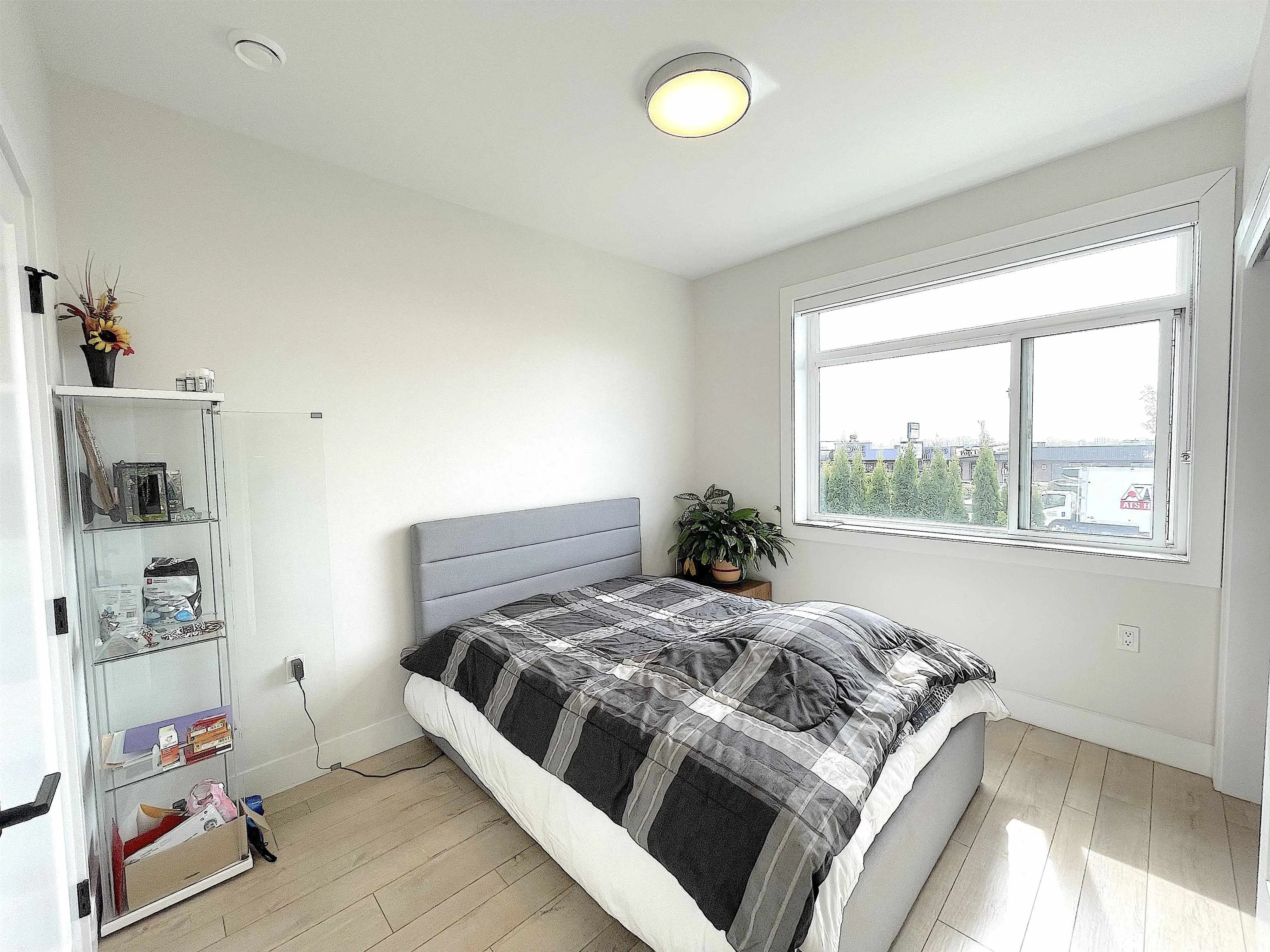 1633 SE Marine Drive