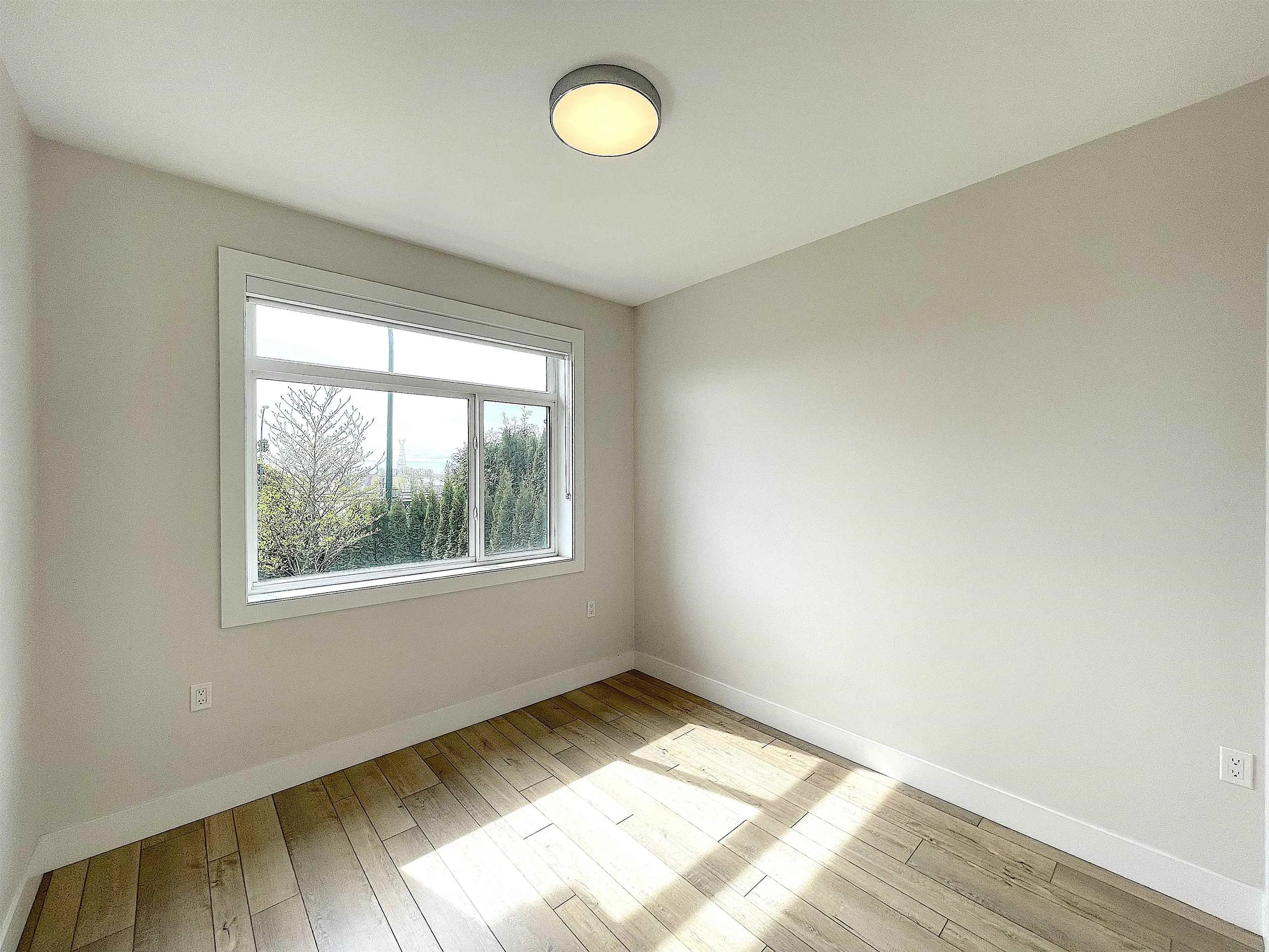 1633 SE Marine Drive