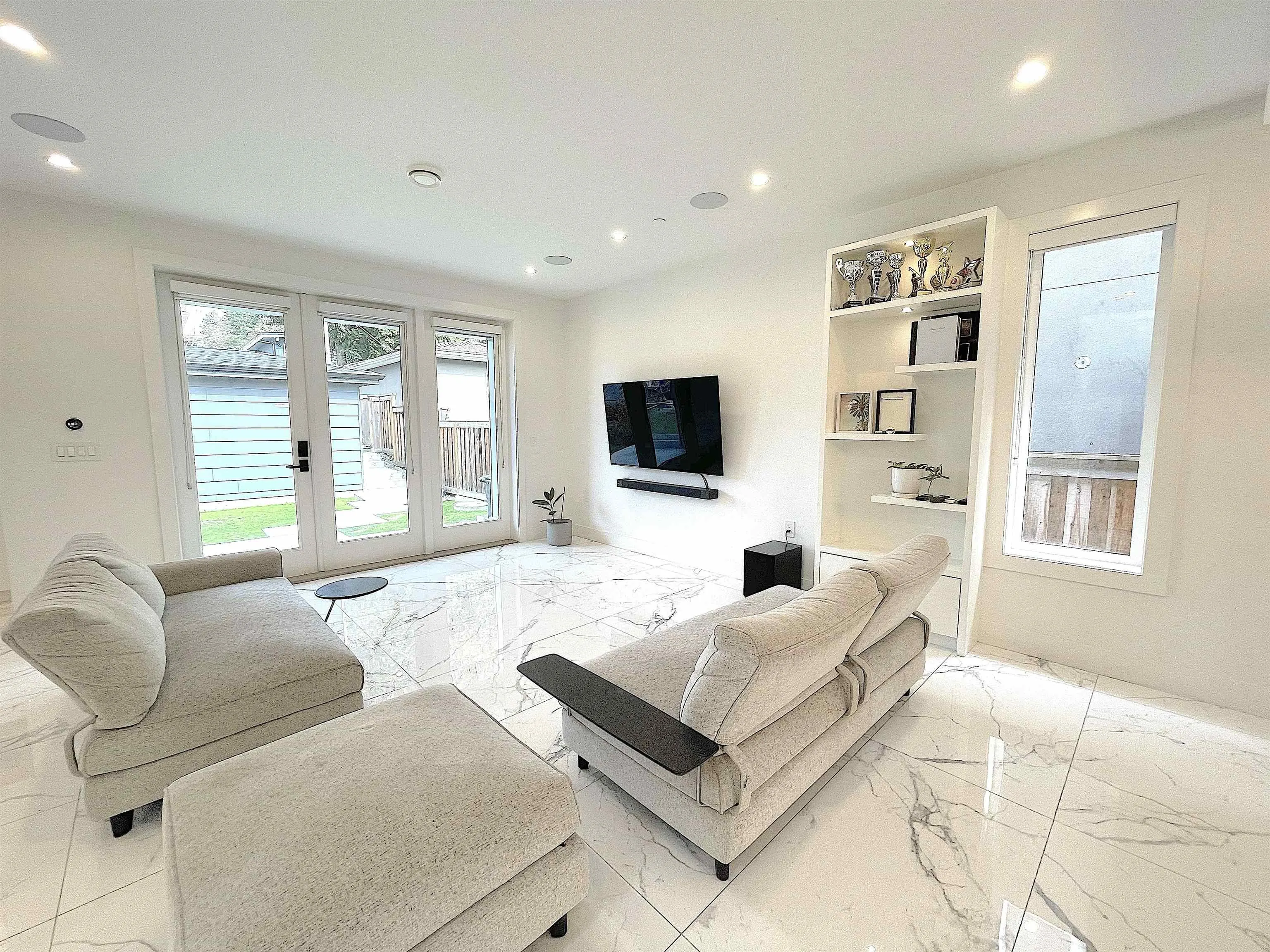 1633 SE Marine Drive