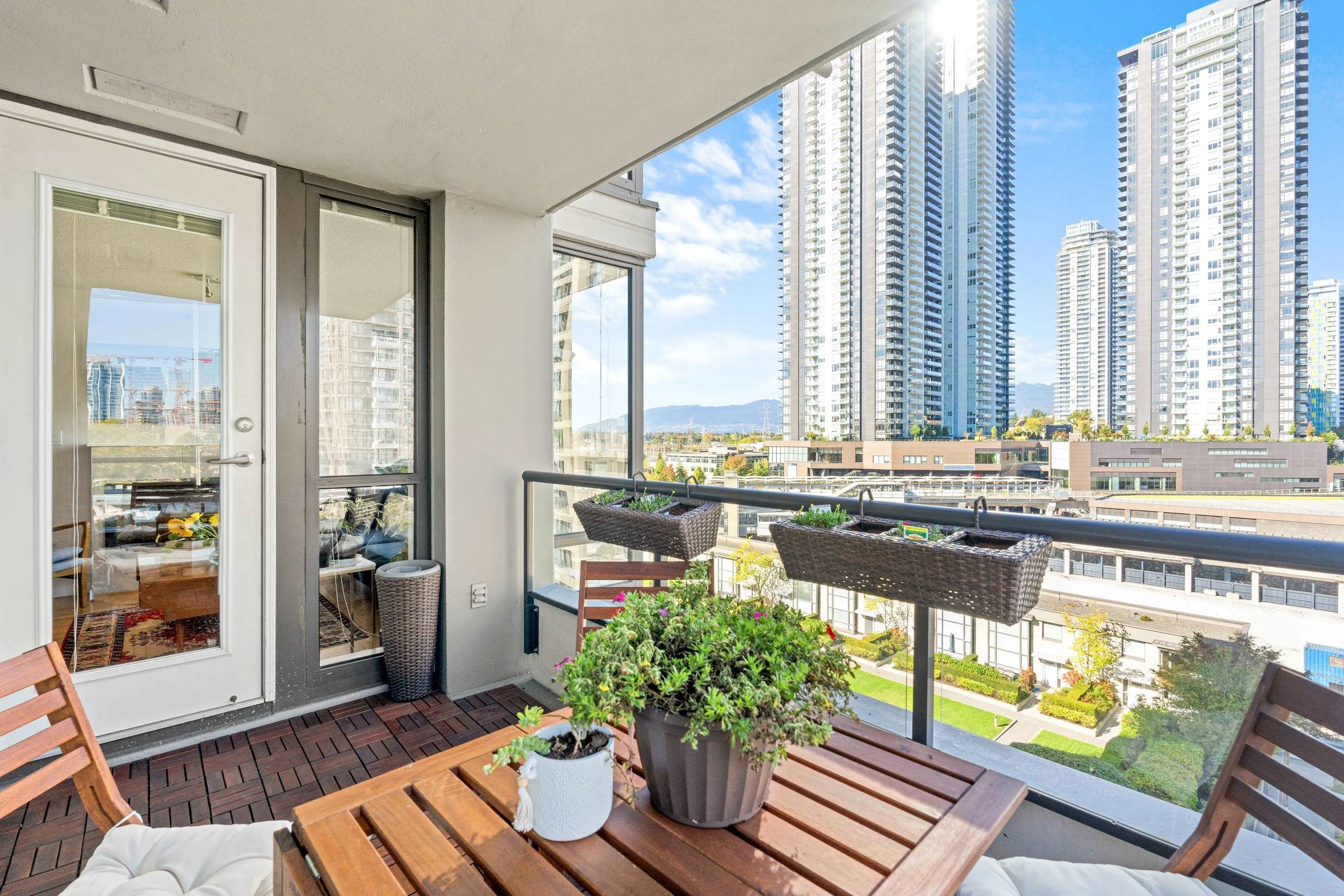 1008 4178 Dawson Street