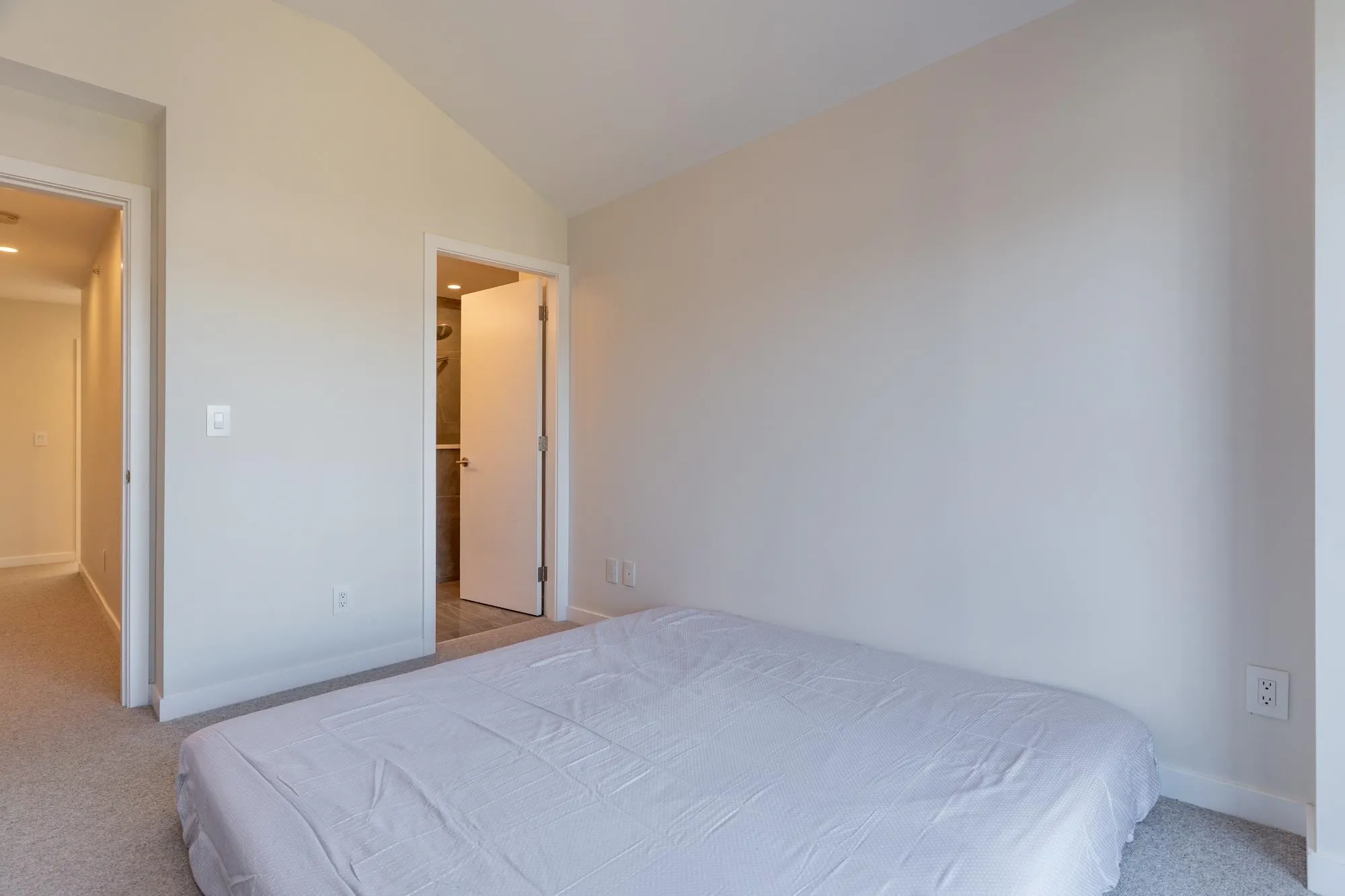 175 4738 Hemlock Way