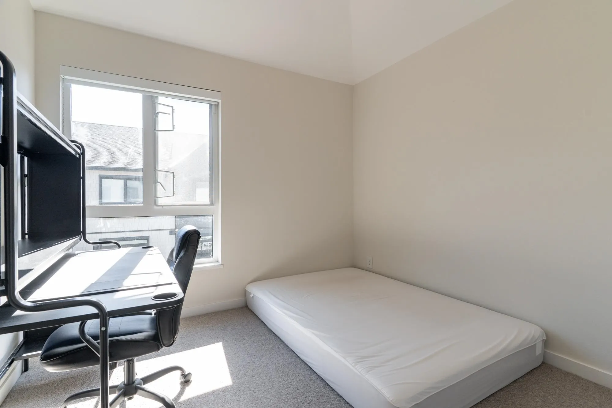 175 4738 Hemlock Way