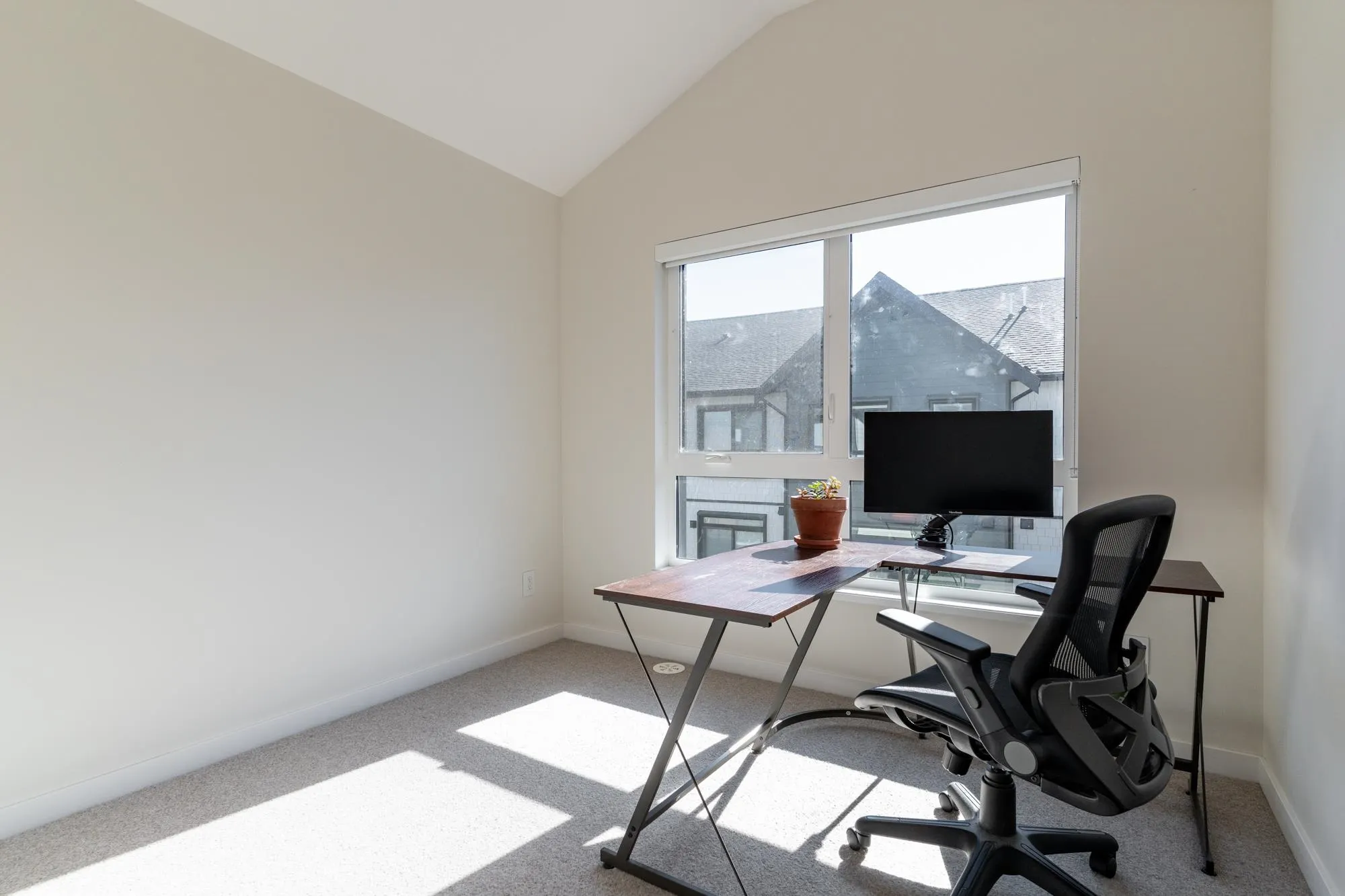 175 4738 Hemlock Way