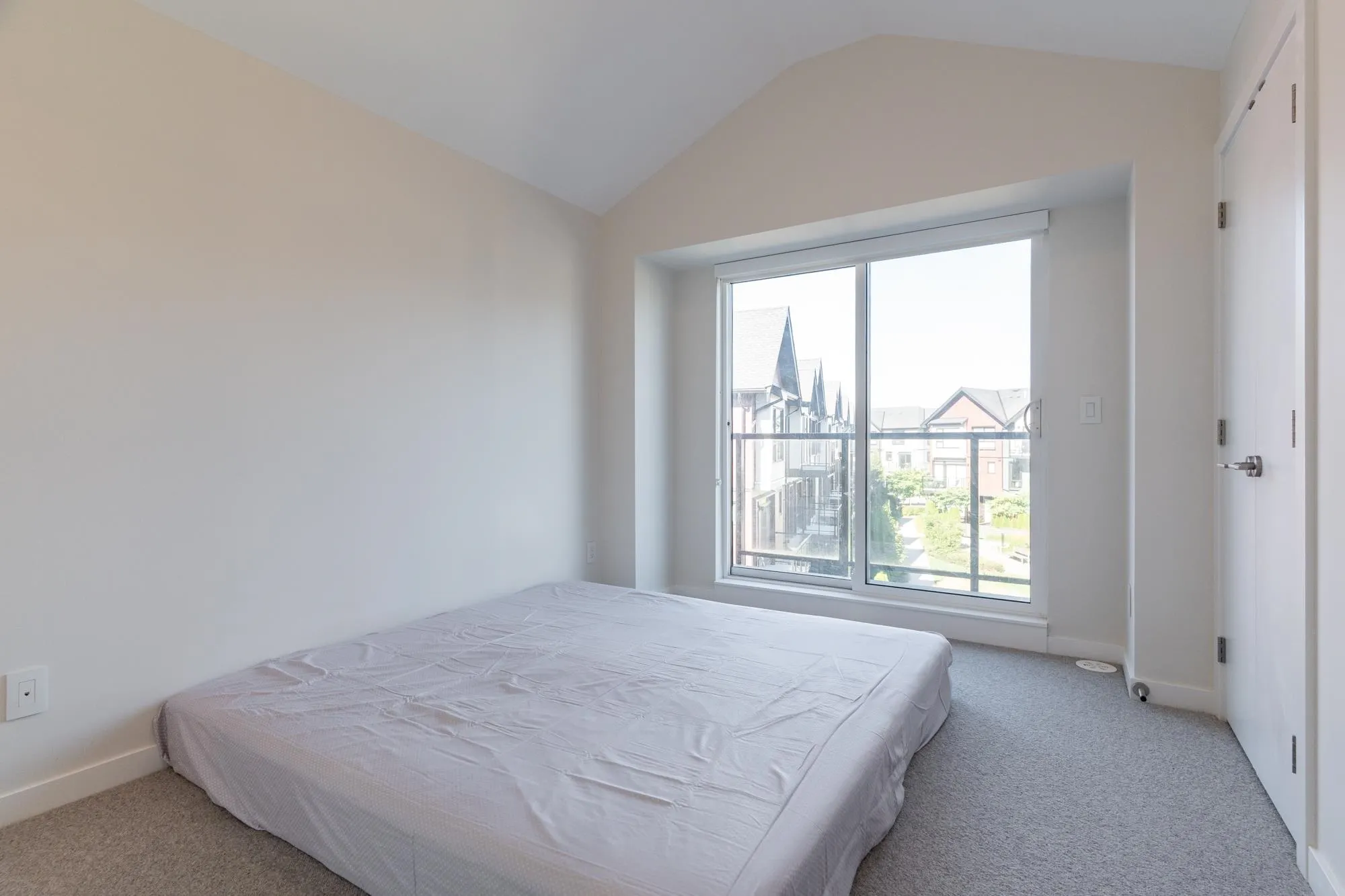 175 4738 Hemlock Way