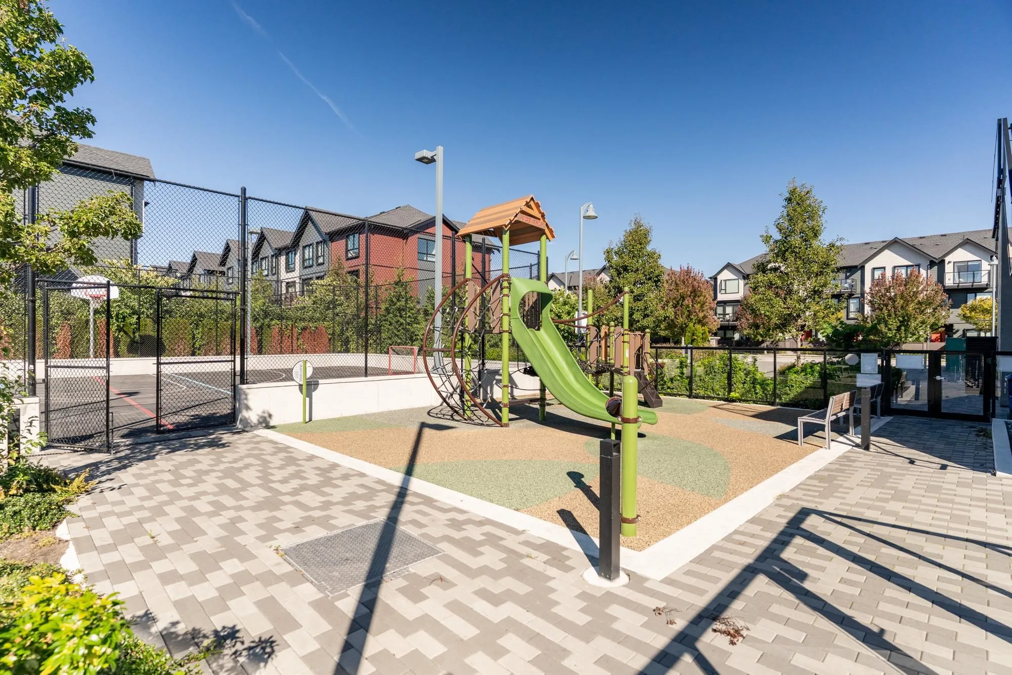 175 4738 Hemlock Way