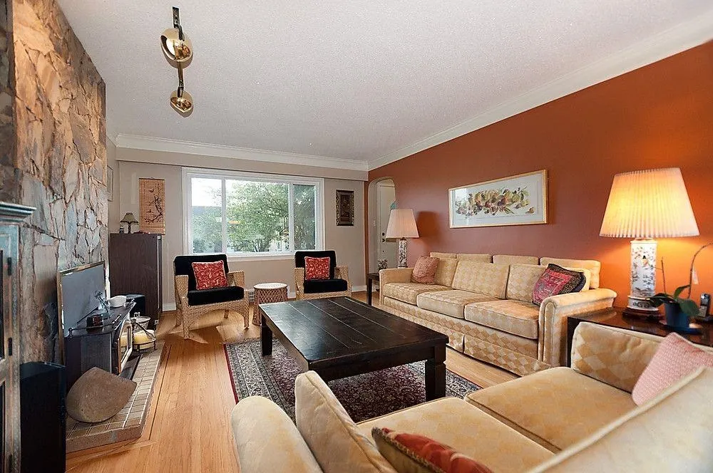 115 W 43rd Ave