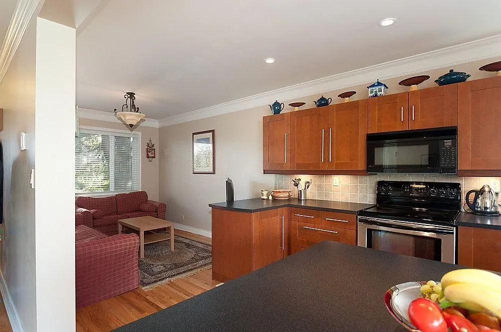 115 W 43rd Ave