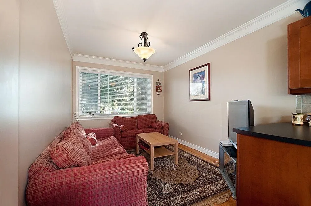 115 W 43rd Ave