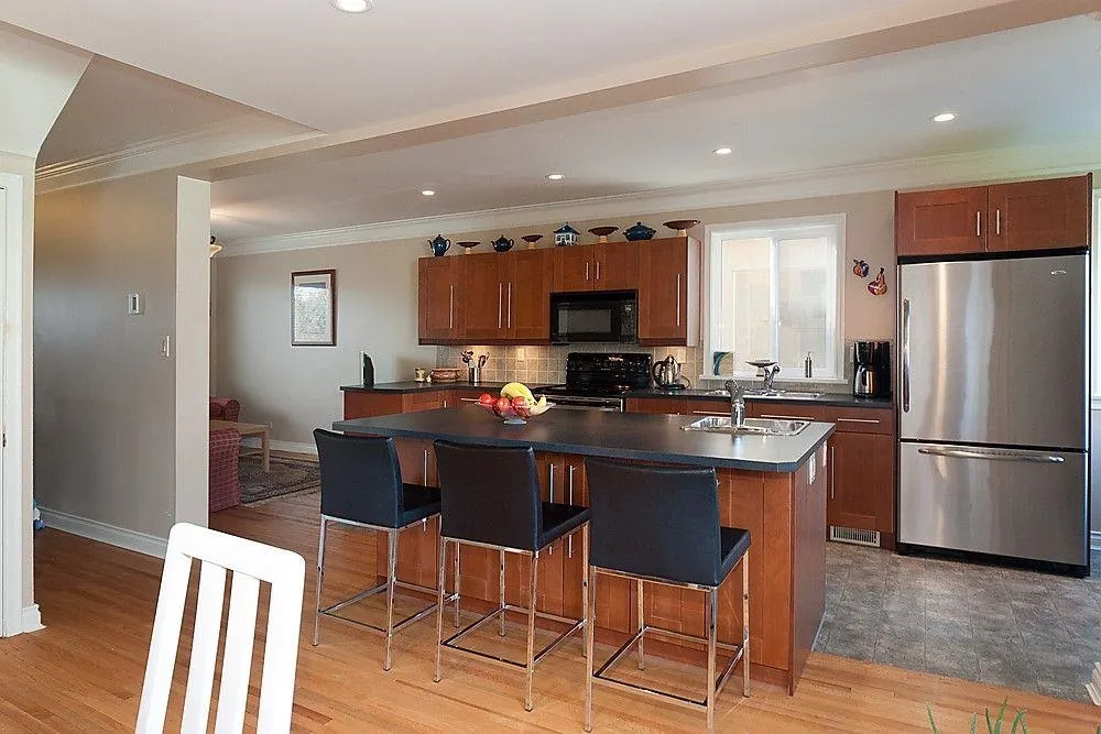 115 W 43rd Ave