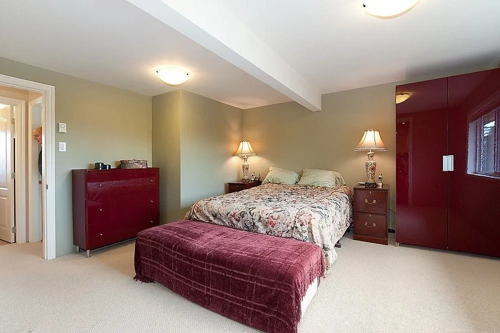 115 W 43rd Ave