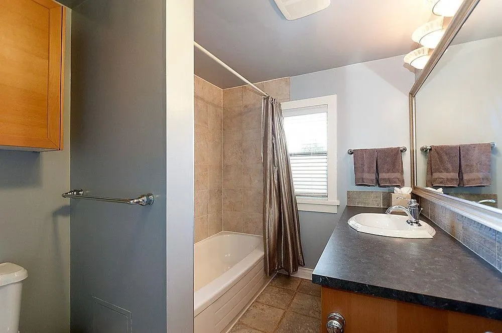 115 W 43rd Ave
