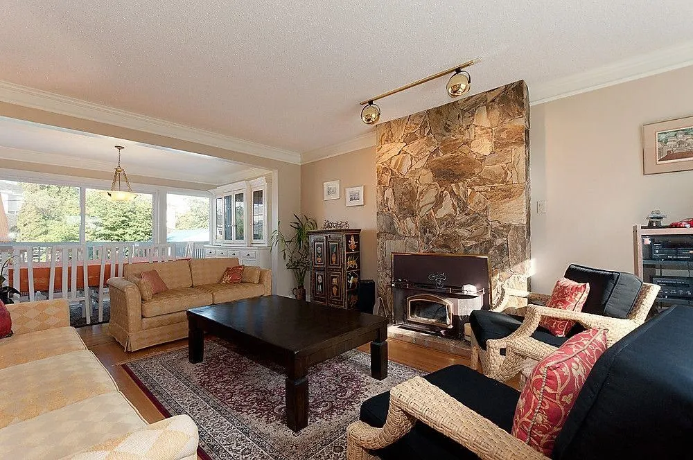 115 W 43rd Ave