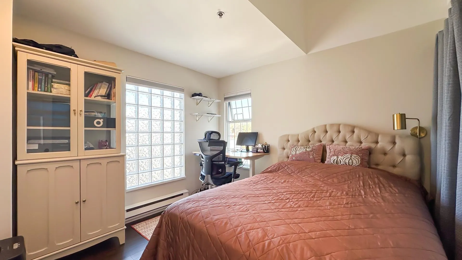 402 PH2 2091 Vine Street