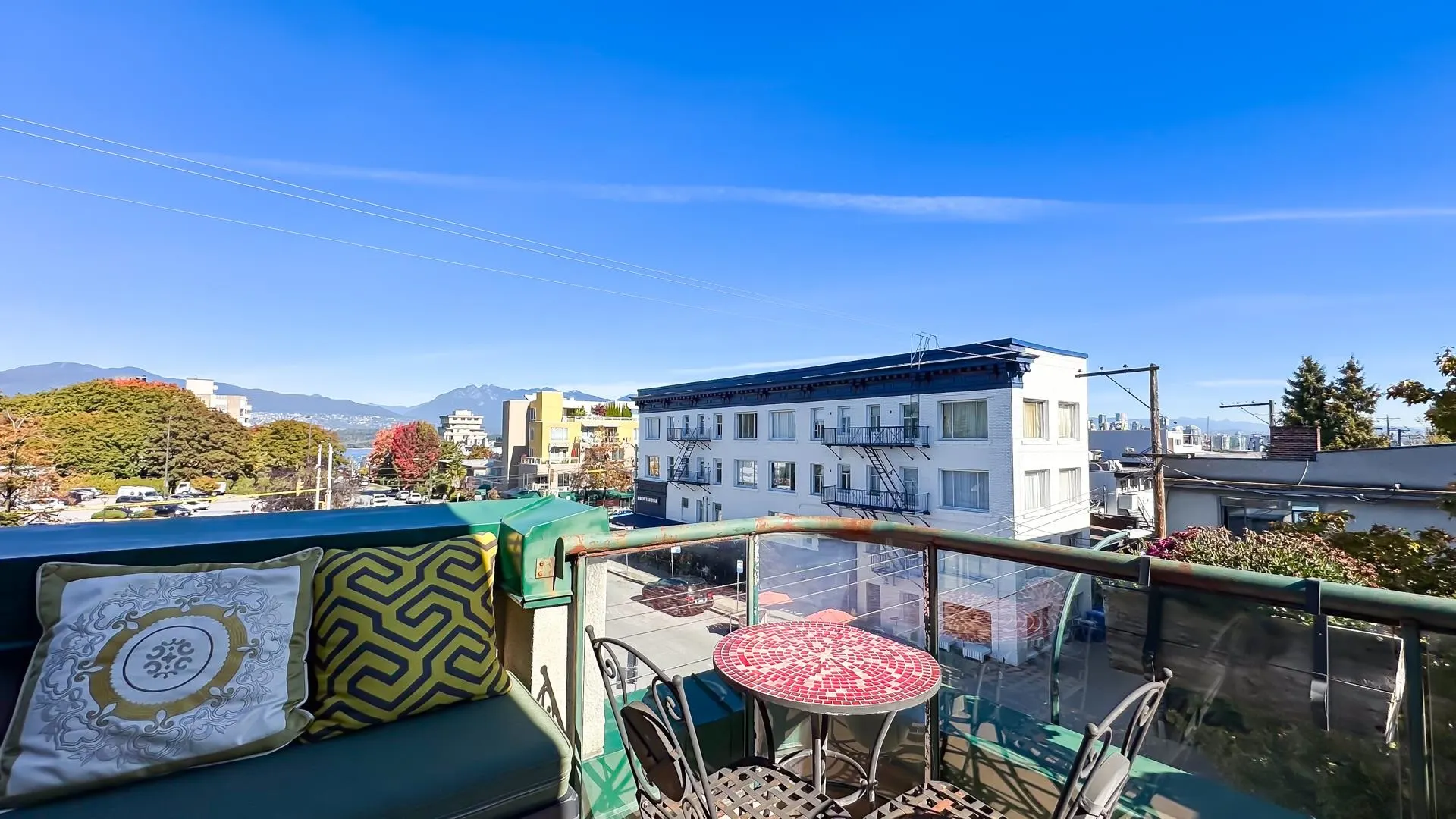 402 PH2 2091 Vine Street