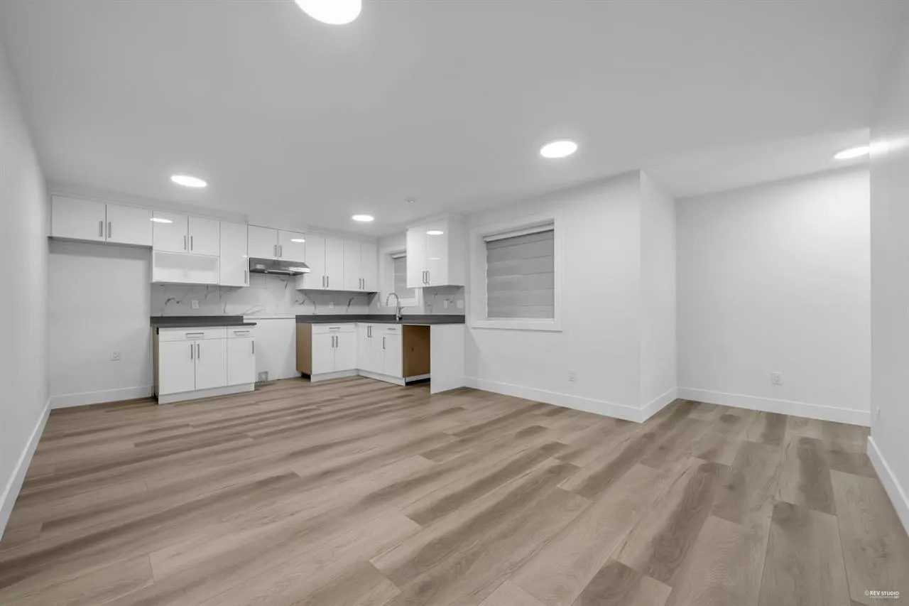 Basement 5238 6 Avenue