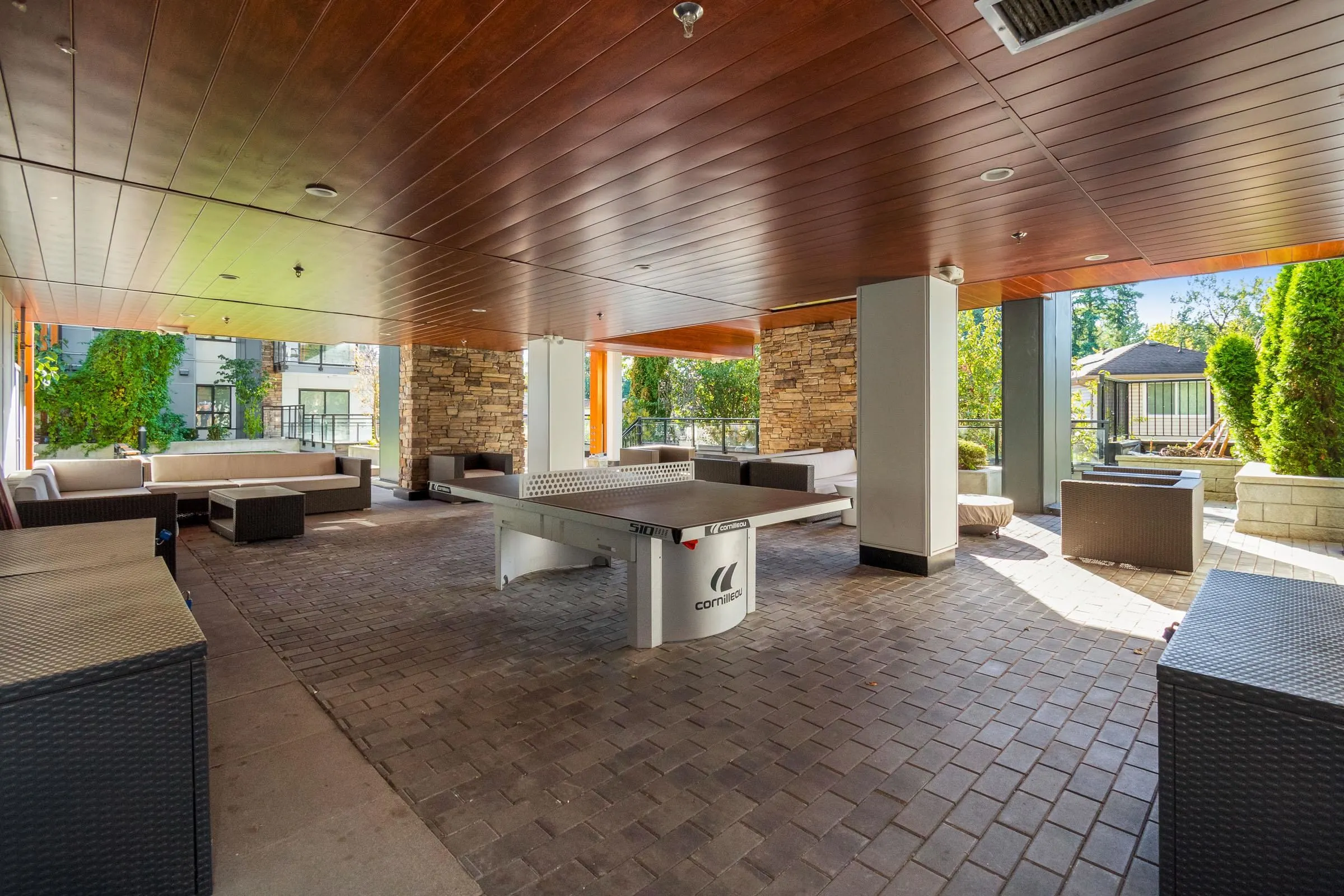 407 6960 Nicholson Road