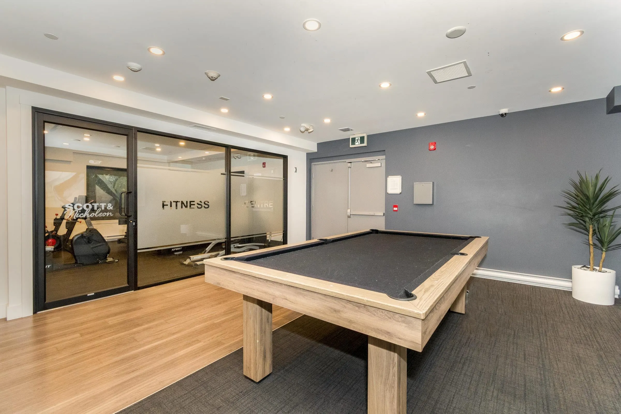 407 6960 Nicholson Road