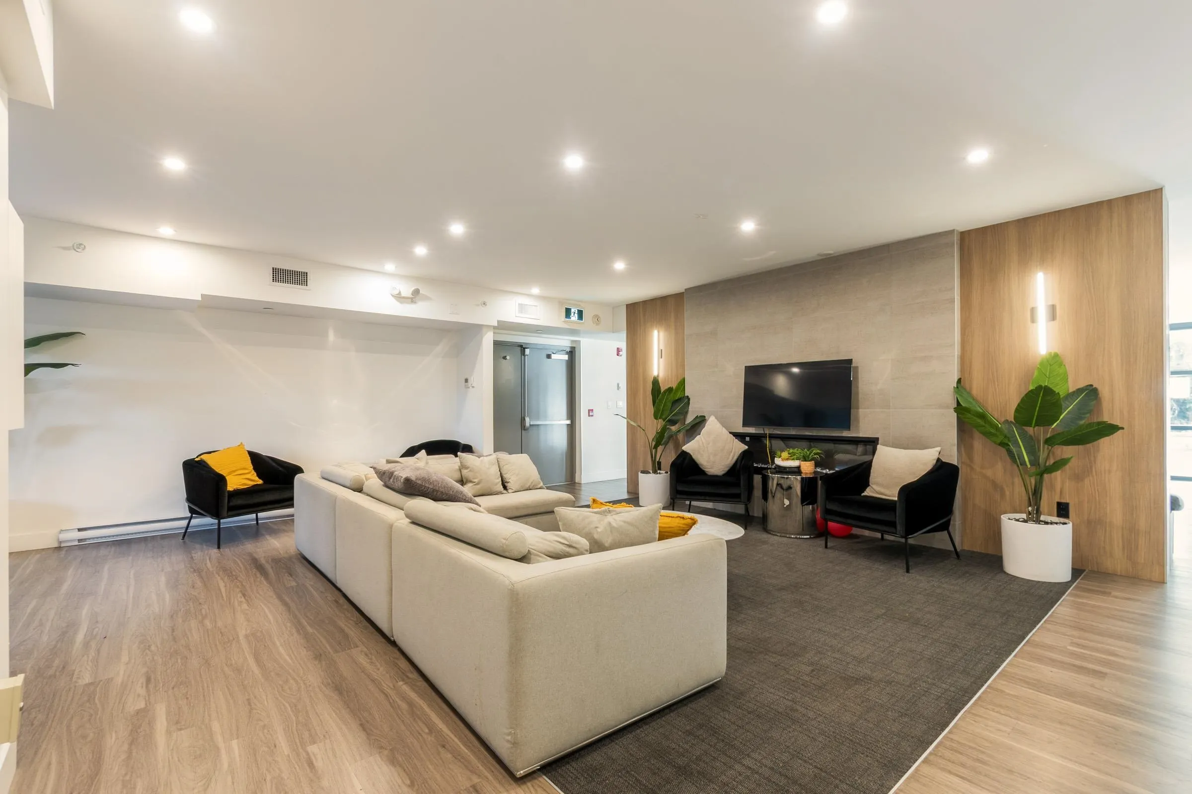 407 6960 Nicholson Road