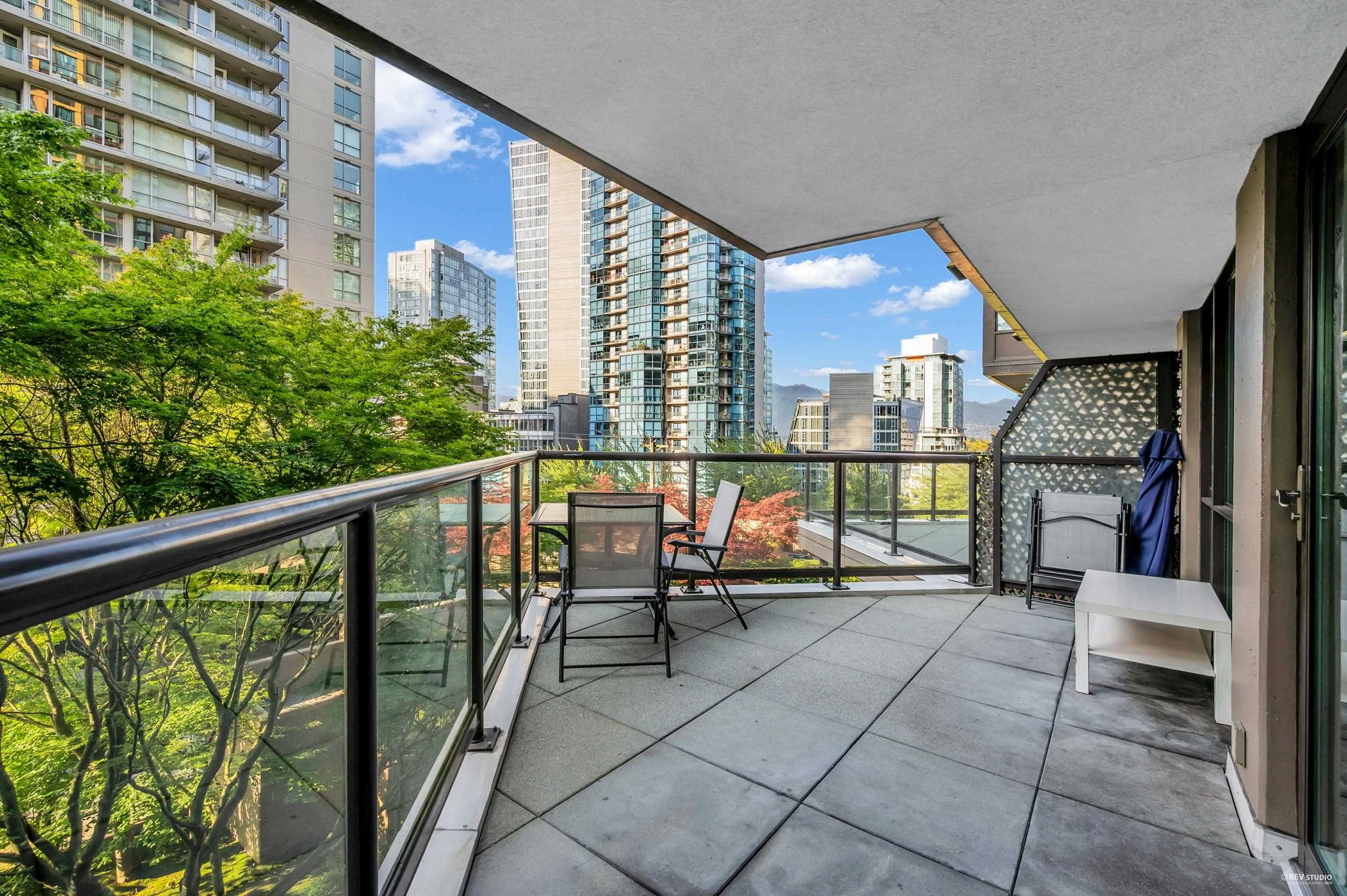 201 1367 Alberni Street