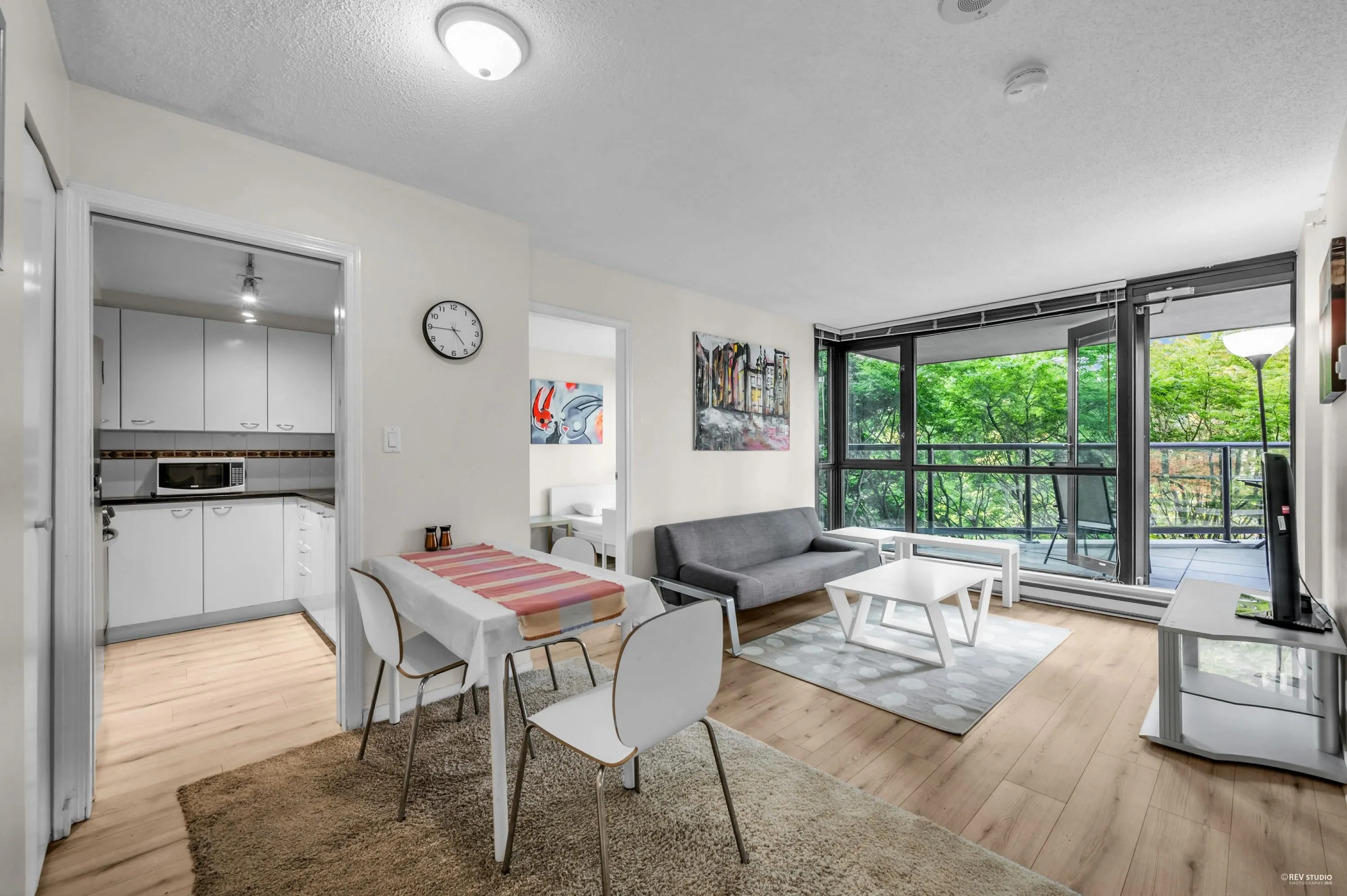 201 1367 Alberni Street