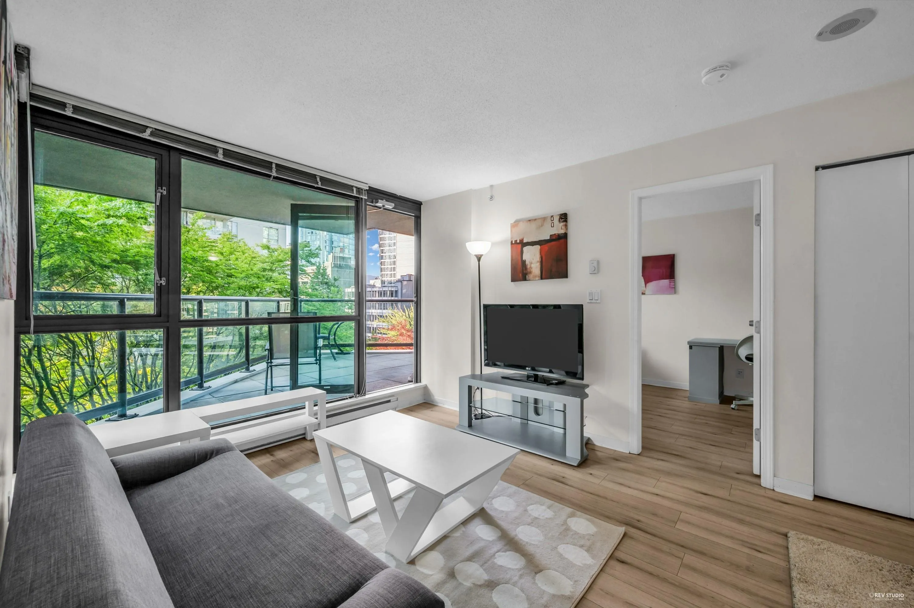 201 1367 Alberni Street